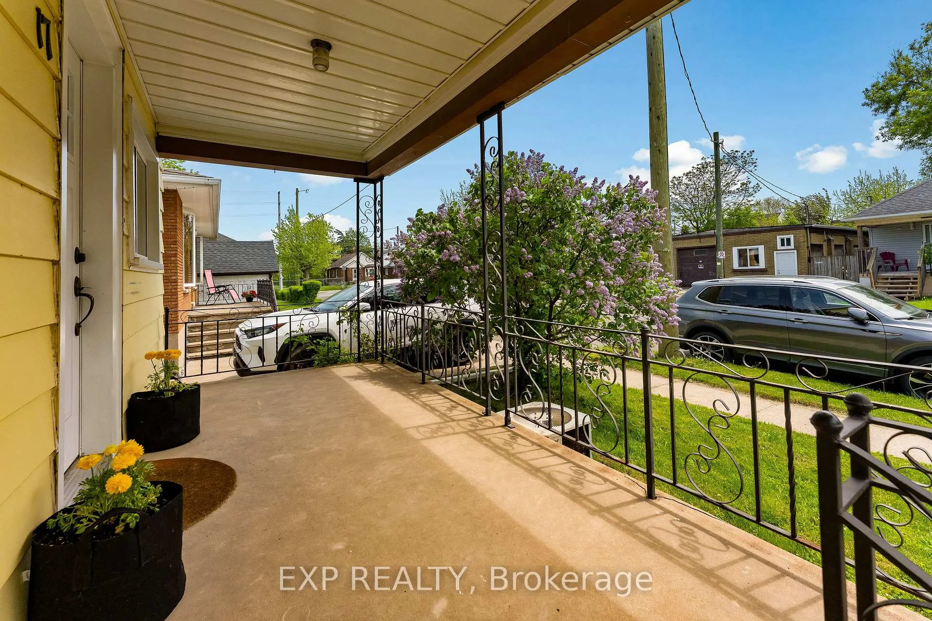 Photo 4 of 17 Moote Street, St. Catharines, Fairview — HOMEH