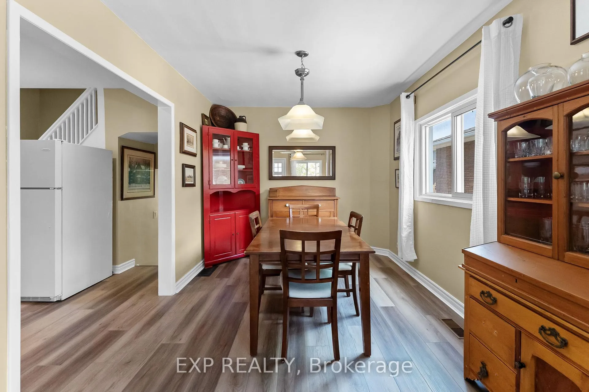 Photo 8 of 17 Moote Street, St. Catharines, Fairview — HOMEH