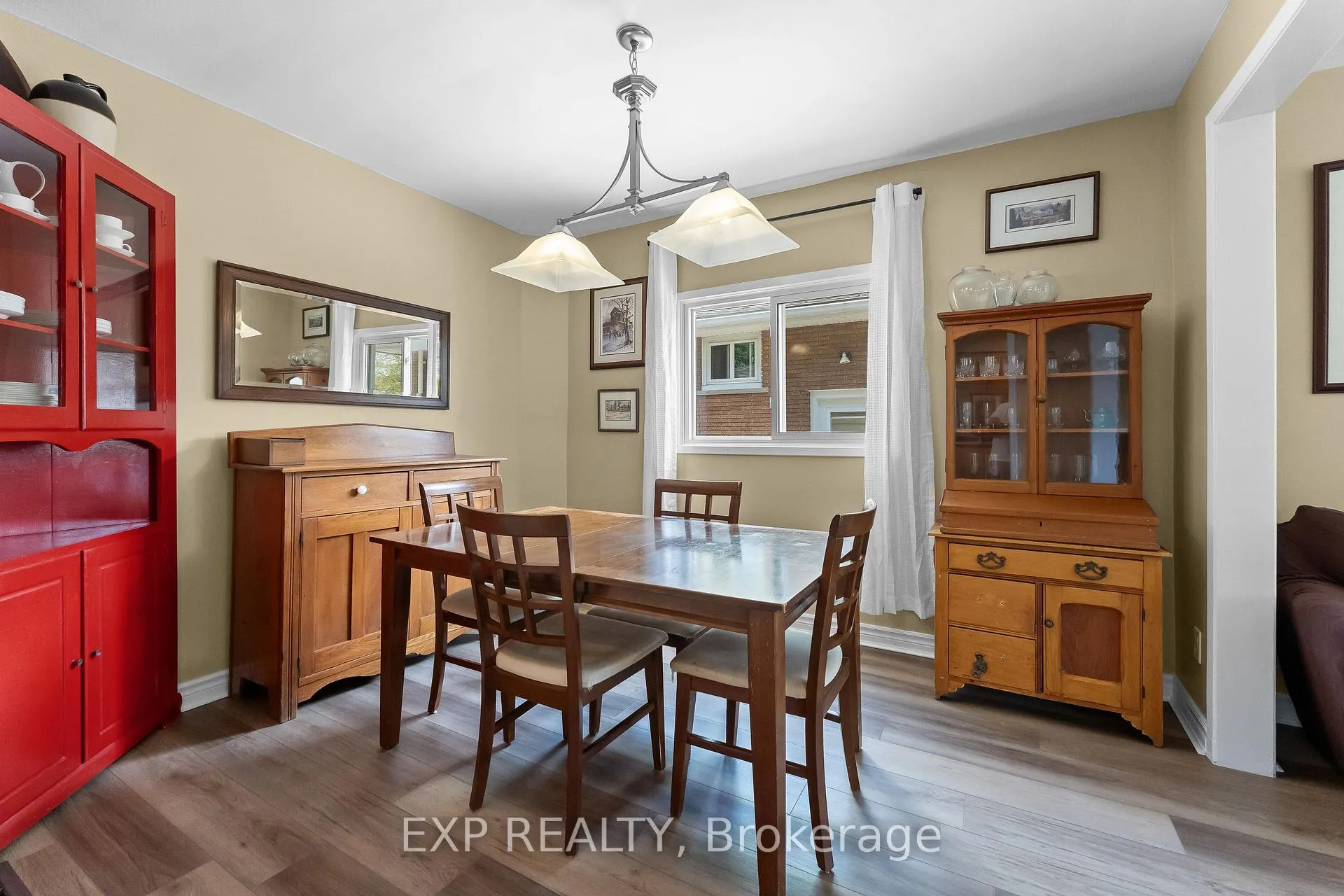 Photo 9 of 17 Moote Street, St. Catharines, Fairview — HOMEH