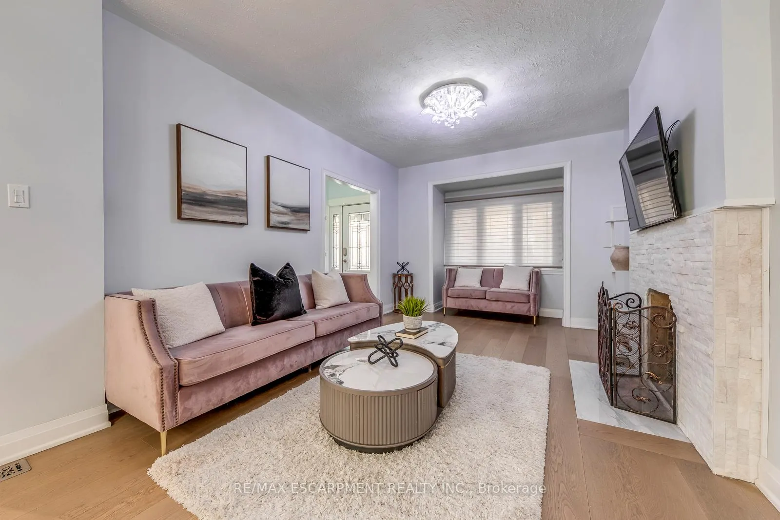 Photo 4 of 108 Runnymede Road, Toronto, High Park-Swansea — HOMEH
