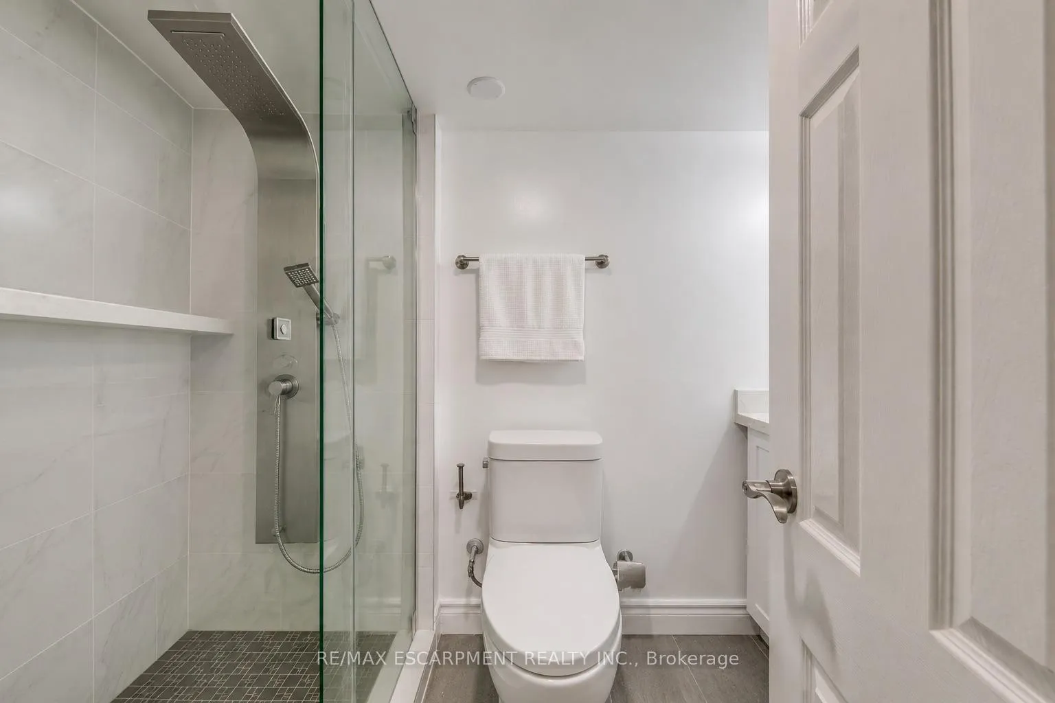 Photo 32 of 108 Runnymede Road, Toronto, High Park-Swansea — HOMEH