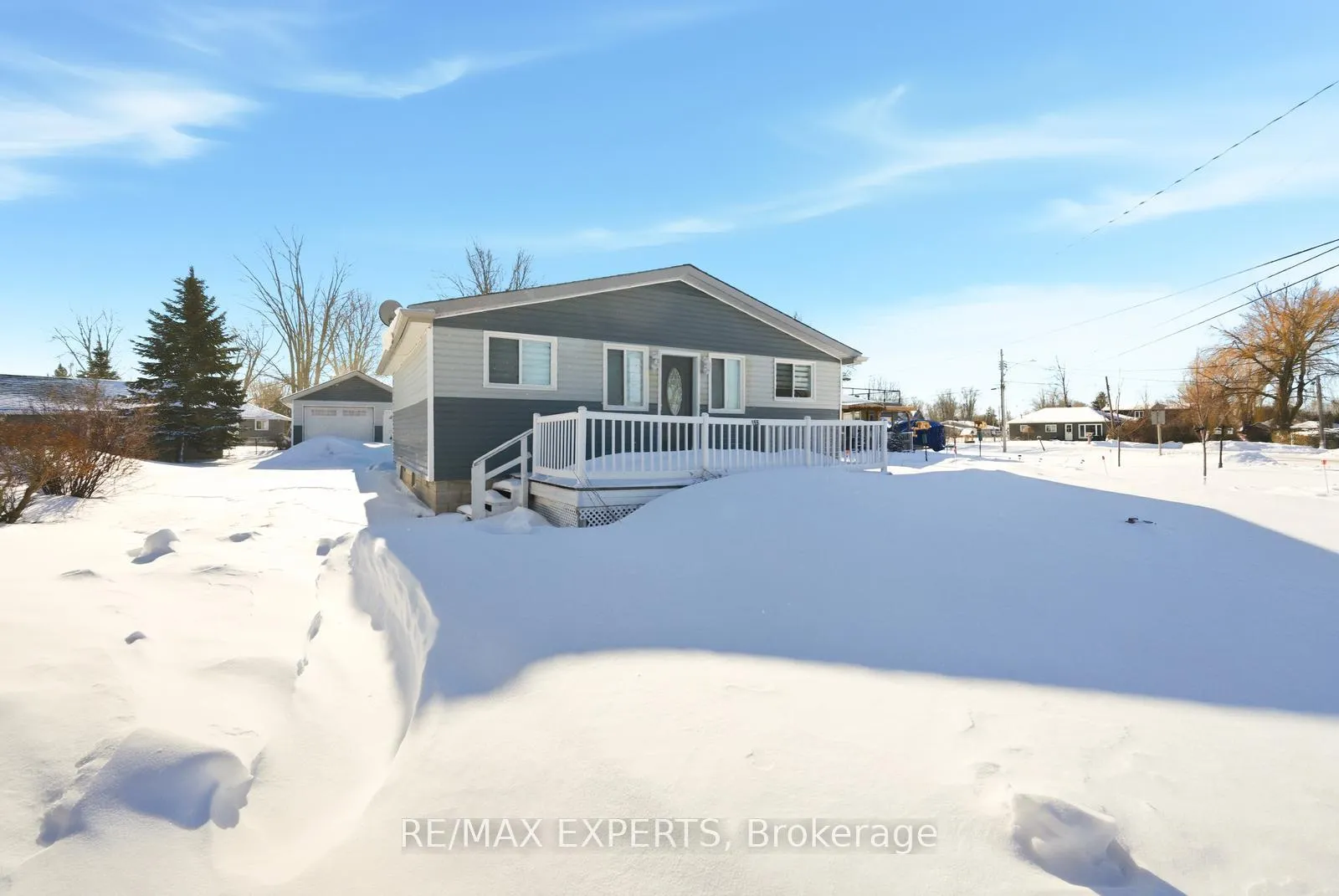 Photo 5 of 155 Woodfield Drive, Georgina, Virginia — HOMEH