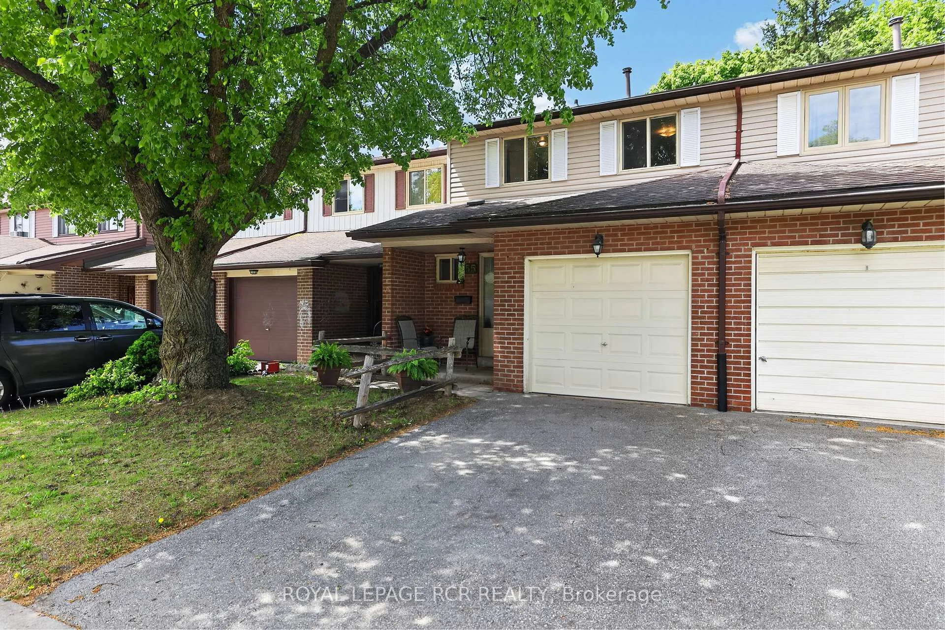 Photo 2 of 55 Baronwood Court, Brampton, Brampton North — HOMEH