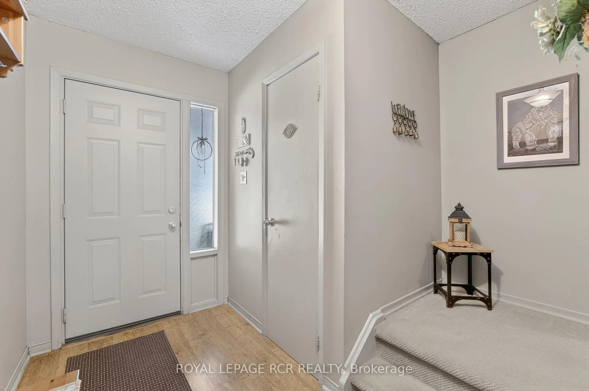 Photo 4 of 55 Baronwood Court, Brampton, Brampton North — HOMEH