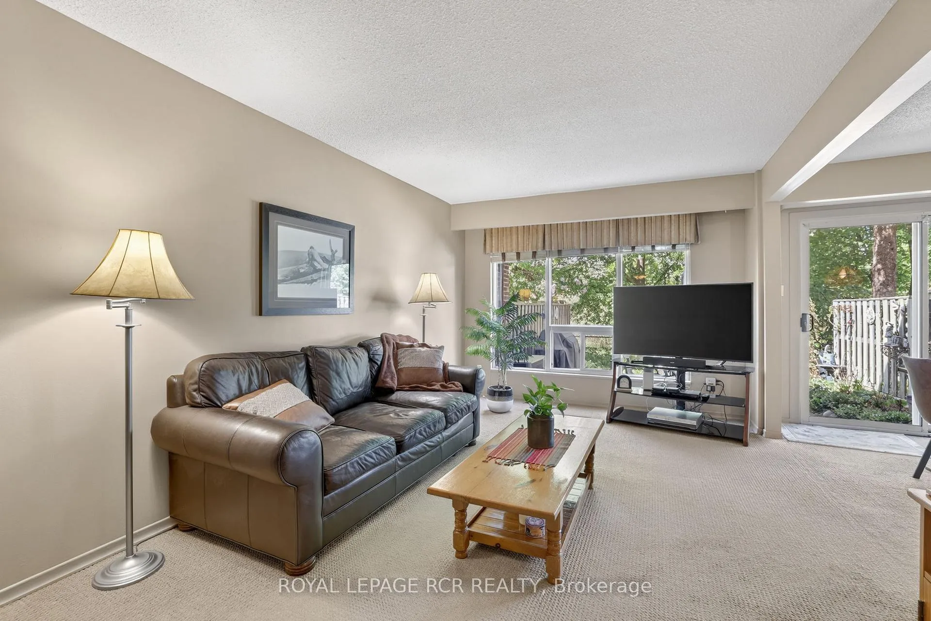 Photo 6 of 55 Baronwood Court, Brampton, Brampton North — HOMEH