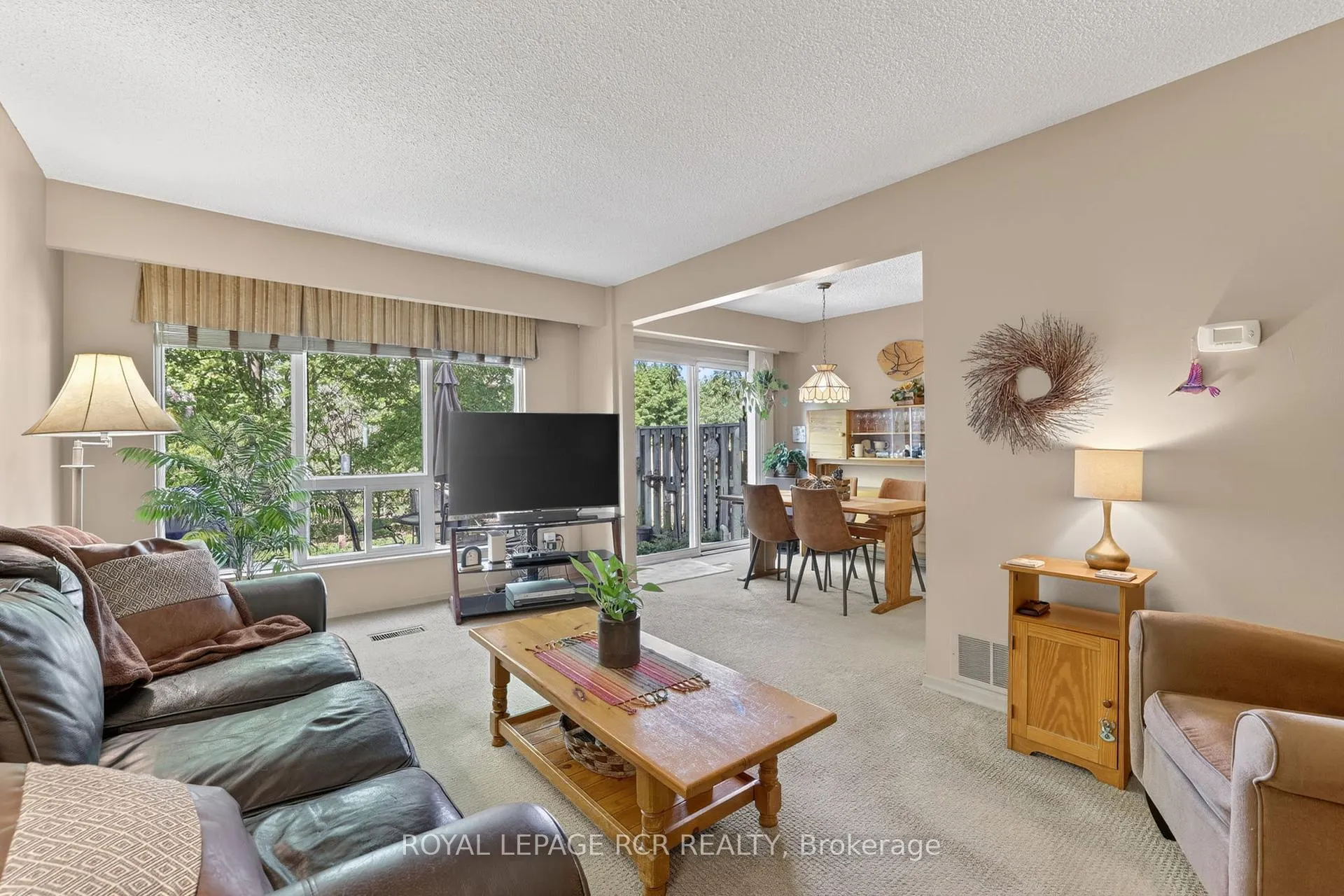 Photo 7 of 55 Baronwood Court, Brampton, Brampton North — HOMEH