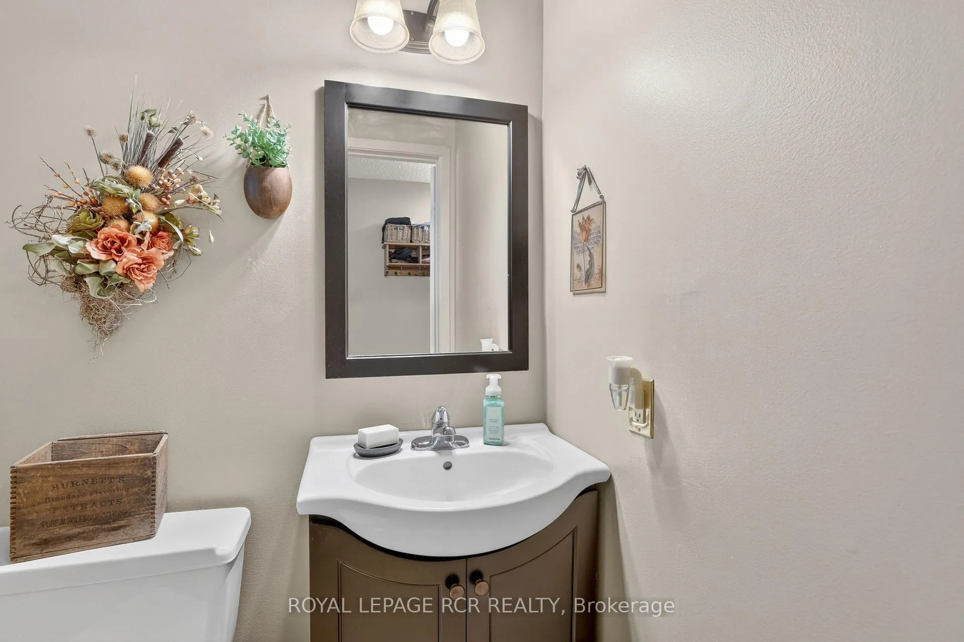 Photo 16 of 55 Baronwood Court, Brampton, Brampton North — HOMEH
