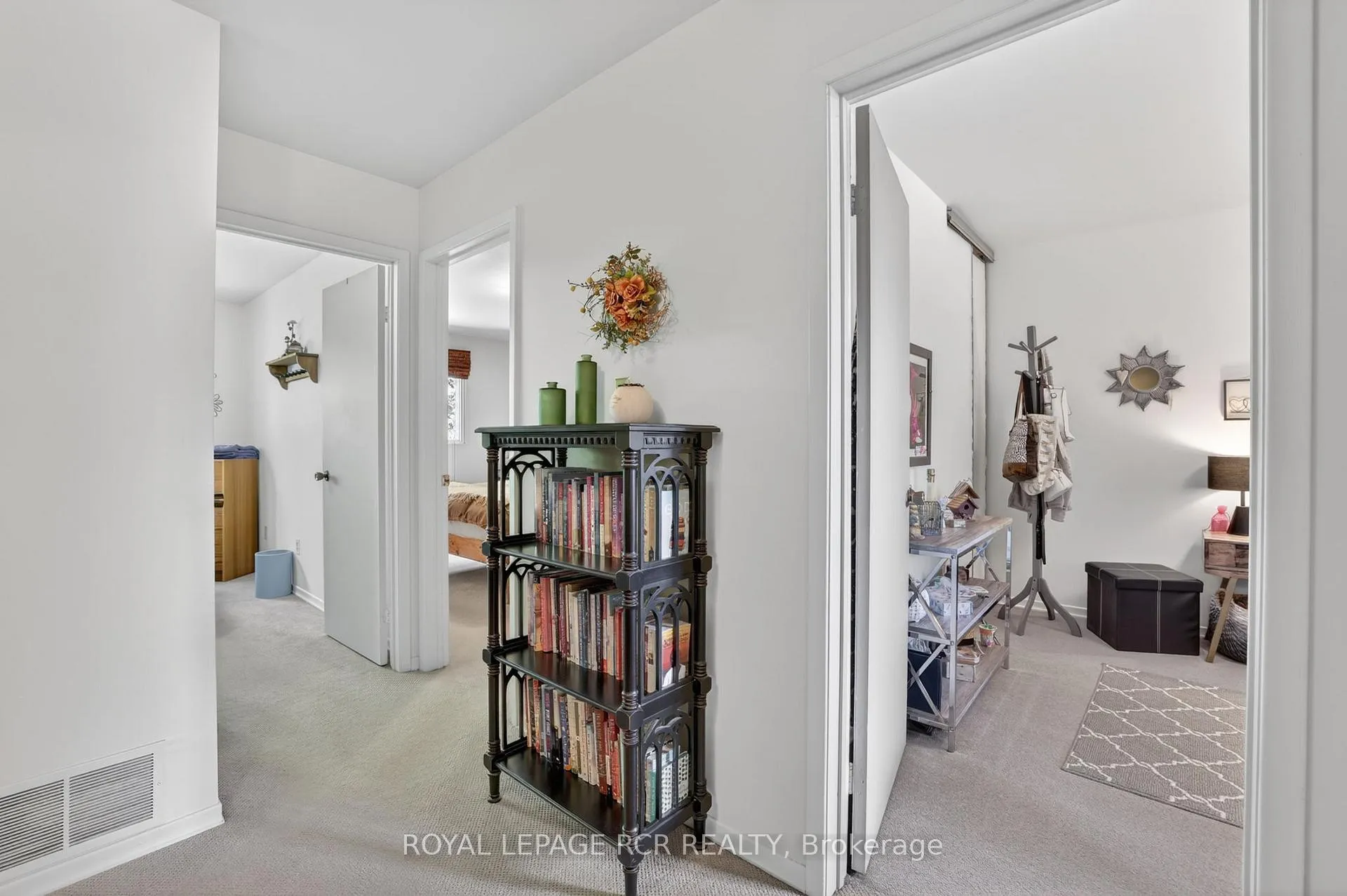 Photo 17 of 55 Baronwood Court, Brampton, Brampton North — HOMEH