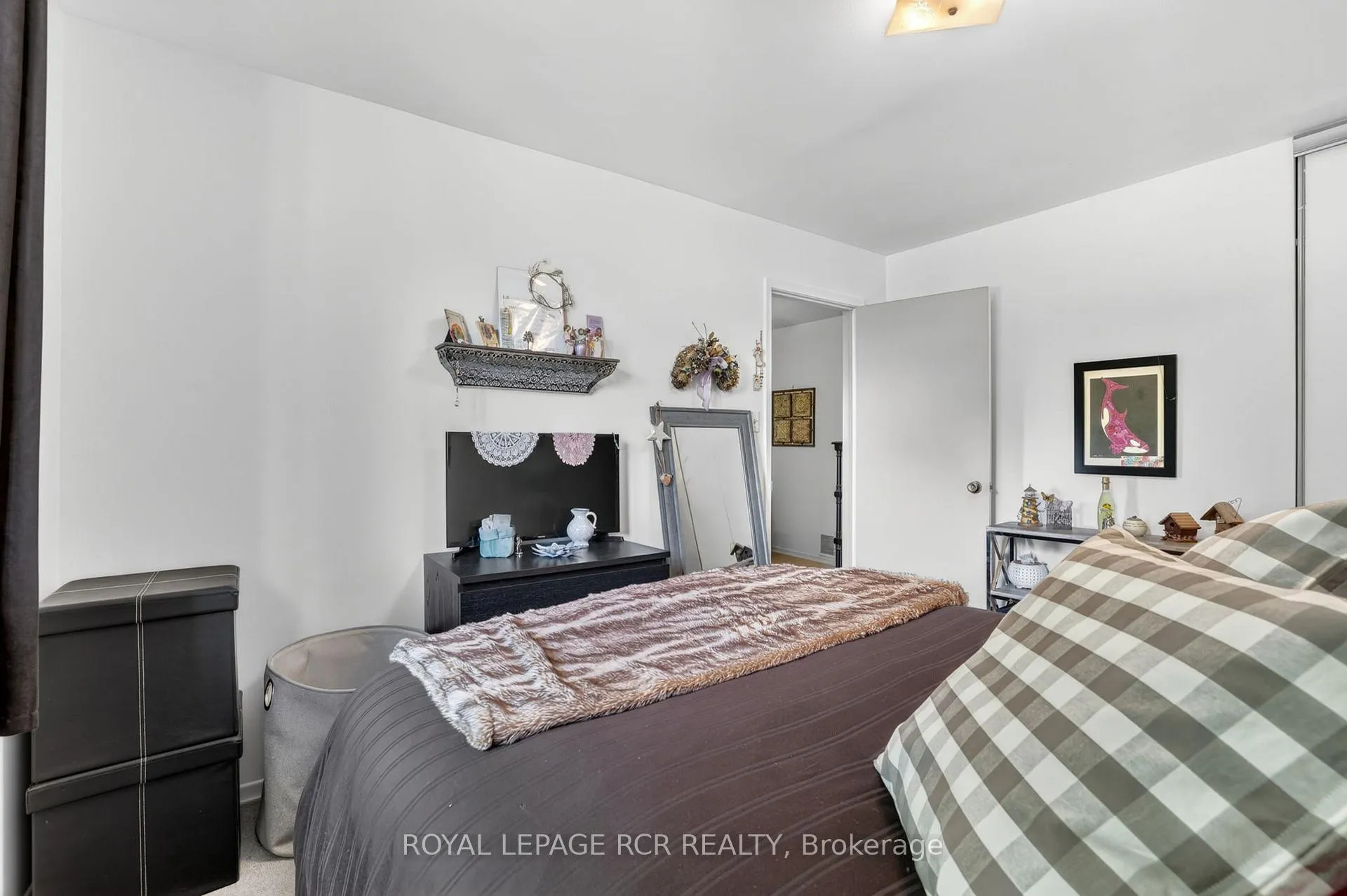 Photo 23 of 55 Baronwood Court, Brampton, Brampton North — HOMEH