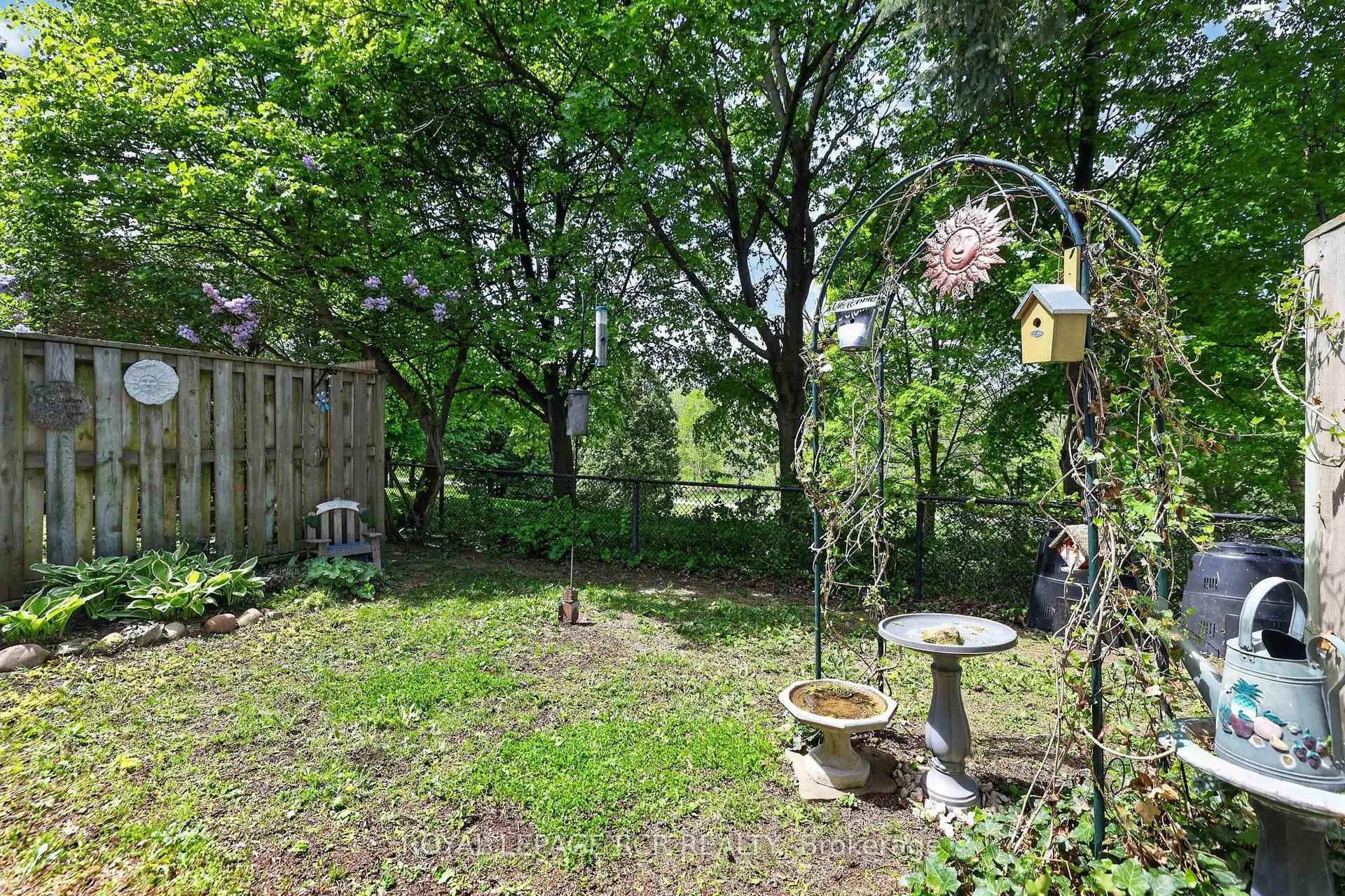 Photo 35 of 55 Baronwood Court, Brampton, Brampton North — HOMEH