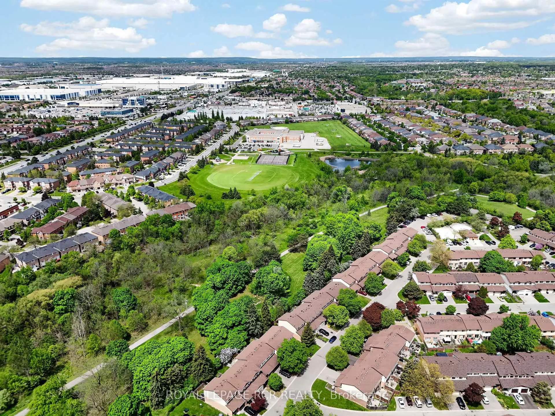 Photo 46 of 55 Baronwood Court, Brampton, Brampton North — HOMEH