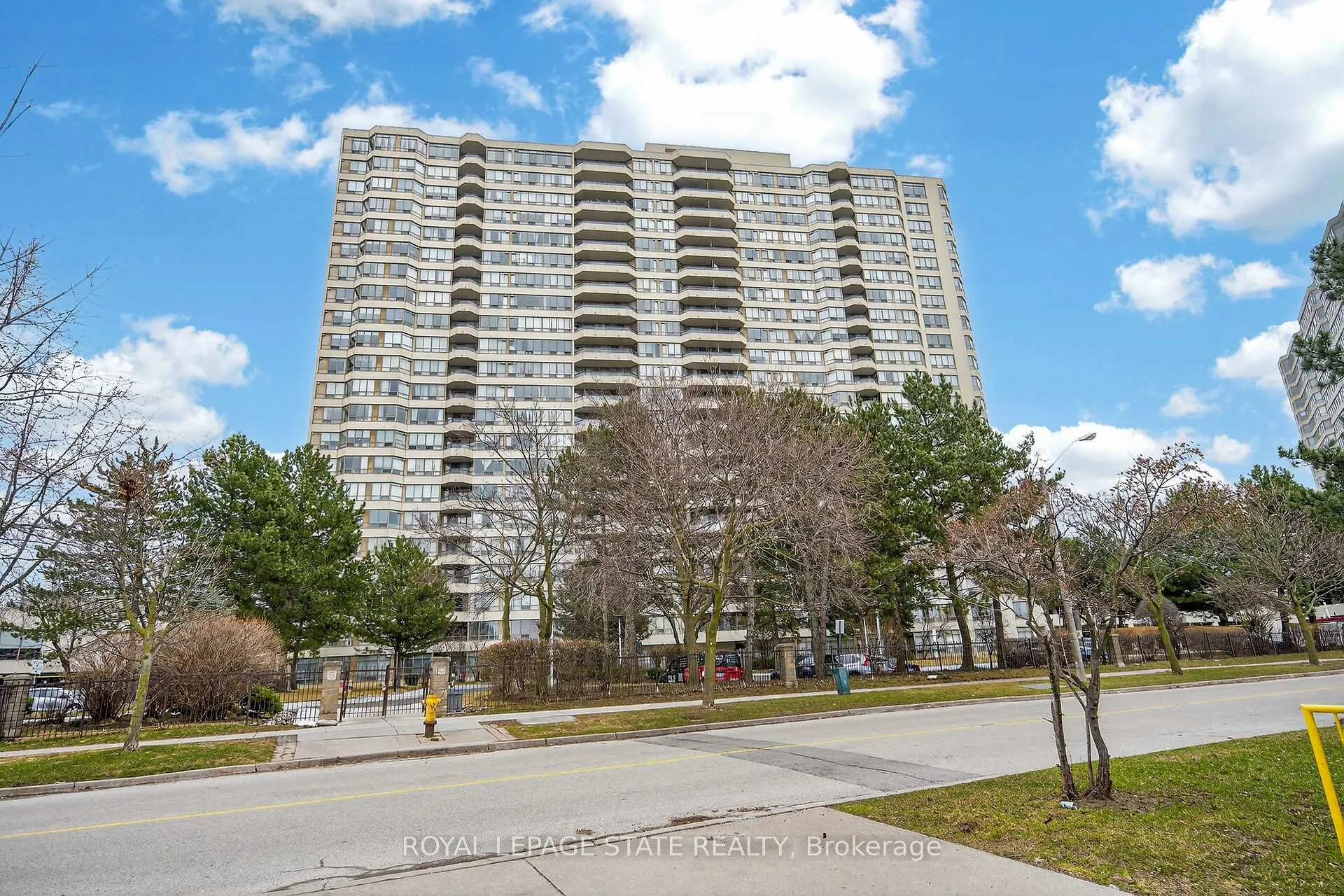 Photo 3 of Unit 1918, 3 Greystone Walk Drive, Scarborough, Kennedy Park — HOMEH