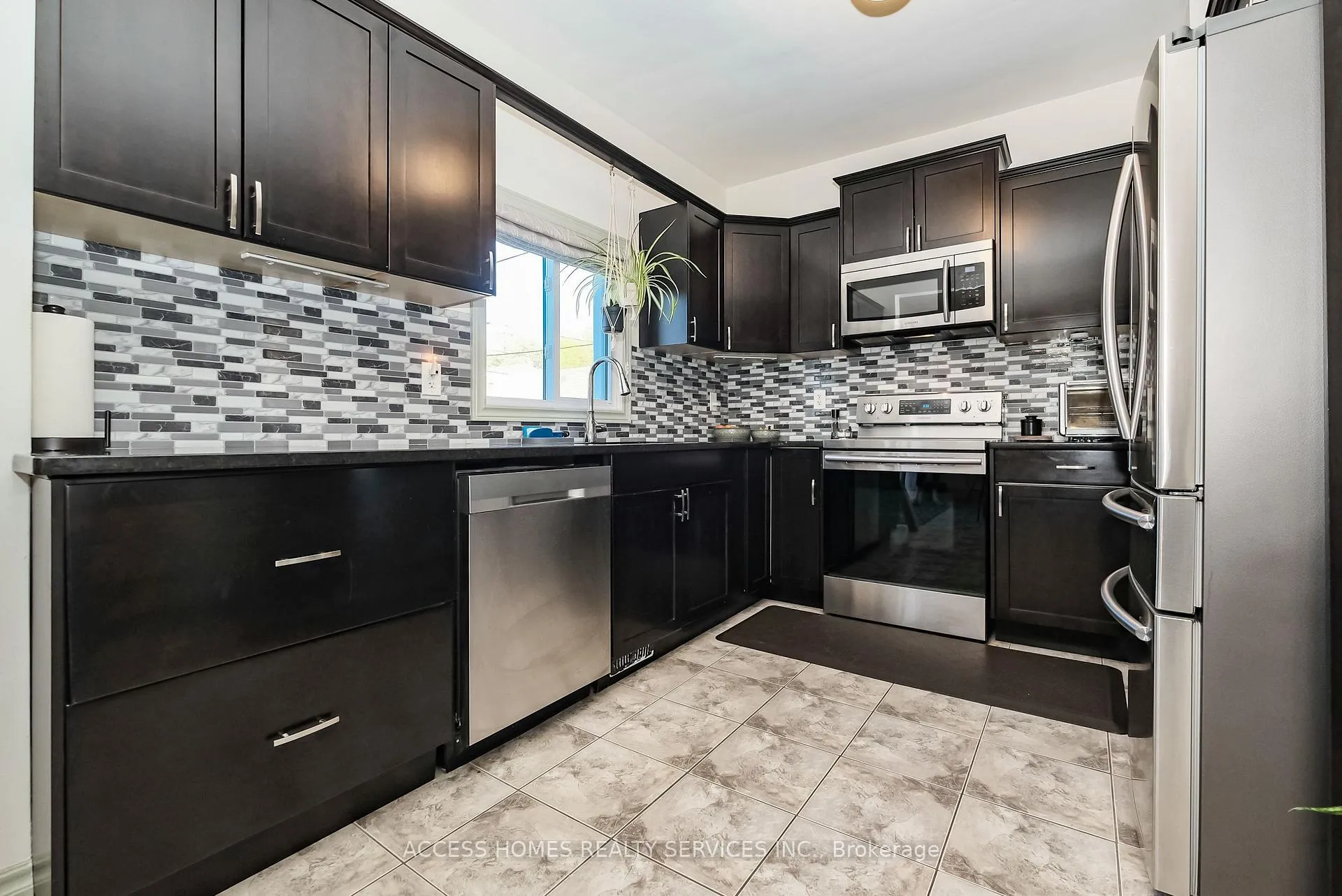 Photo 8 of 1363 Windermere Road, Windsor — HOMEH