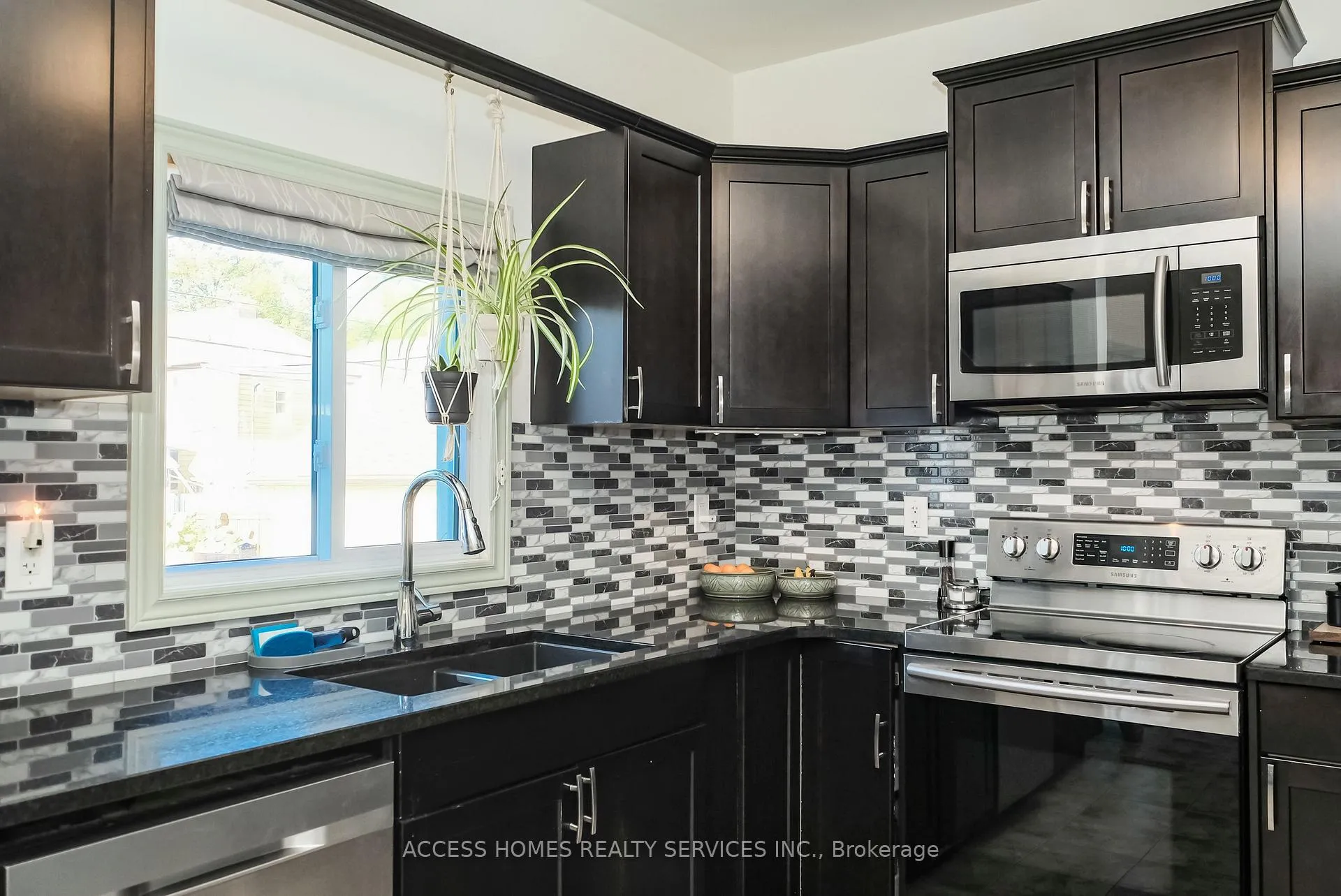 Photo 13 of 1363 Windermere Road, Windsor — HOMEH