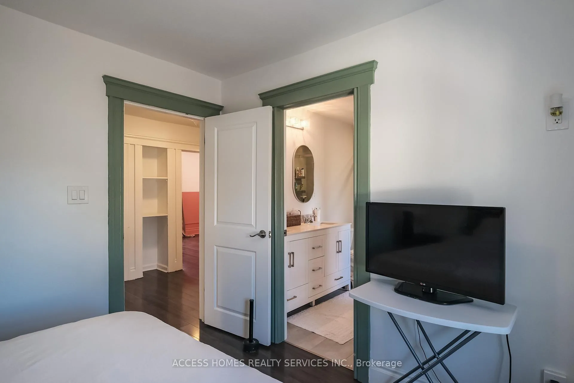 Photo 17 of 1363 Windermere Road, Windsor — HOMEH