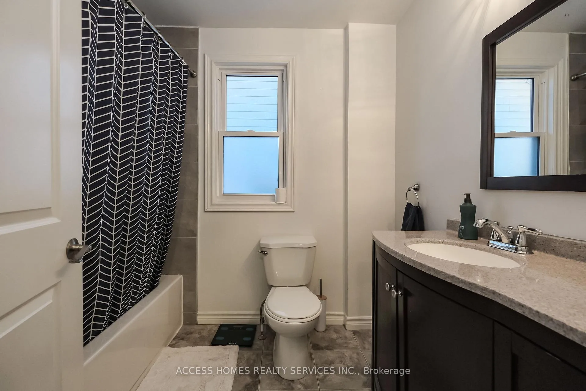 Photo 24 of 1363 Windermere Road, Windsor — HOMEH