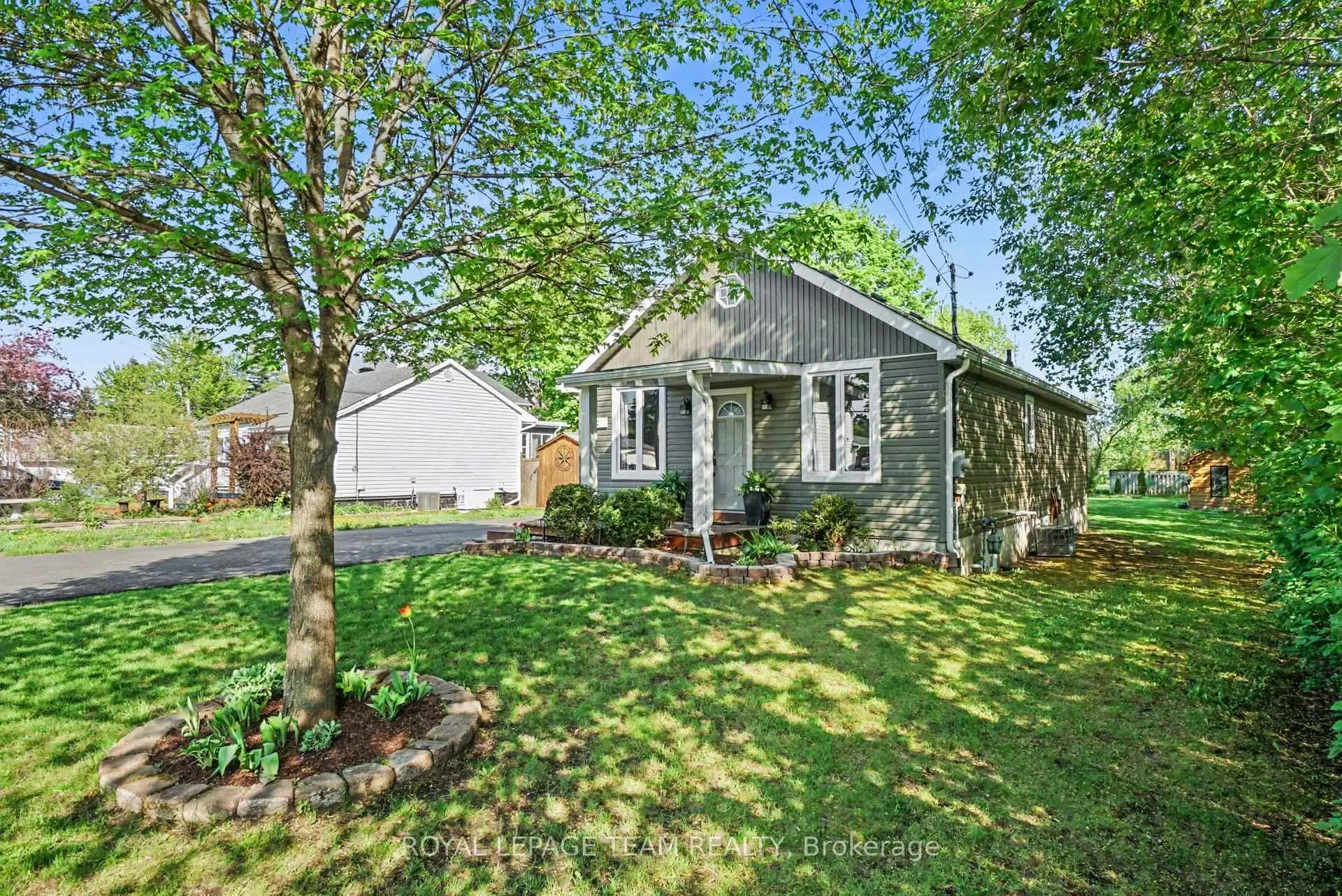 Photo 3 of 102 Strachan Street, Ottawa, Richmond — HOMEH