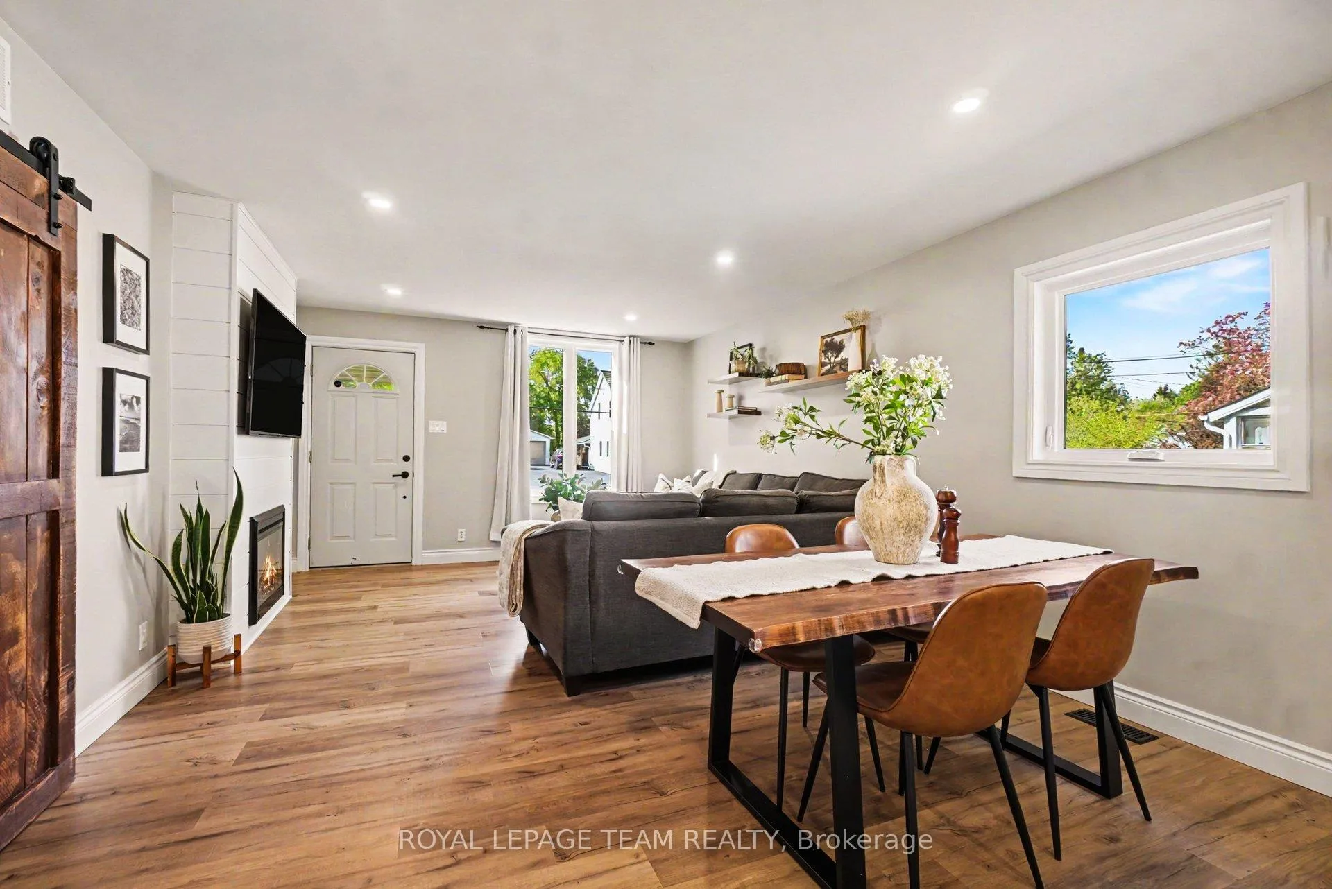 Photo 9 of 102 Strachan Street, Ottawa, Richmond — HOMEH