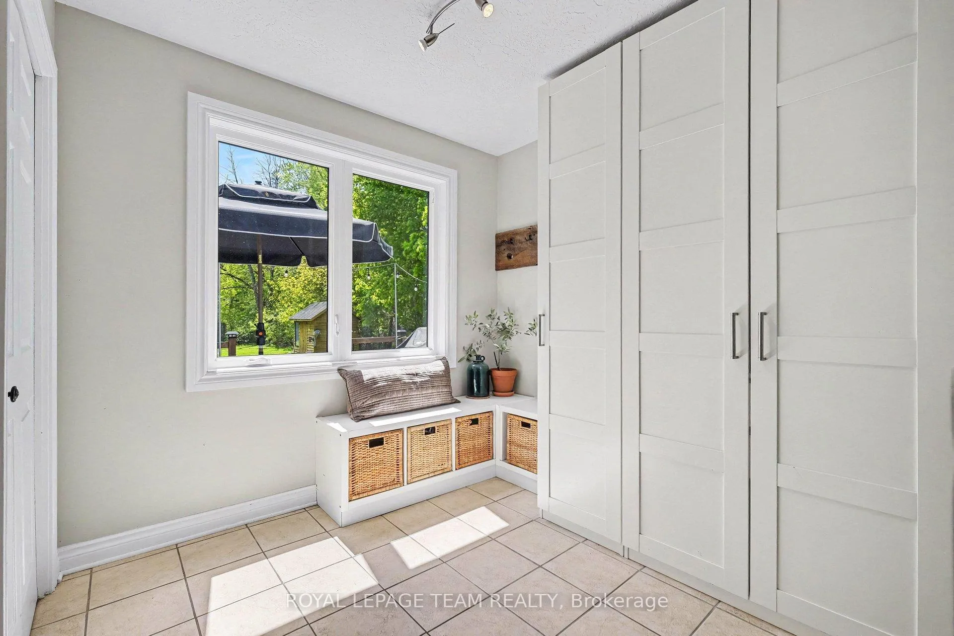 Photo 18 of 102 Strachan Street, Ottawa, Richmond — HOMEH
