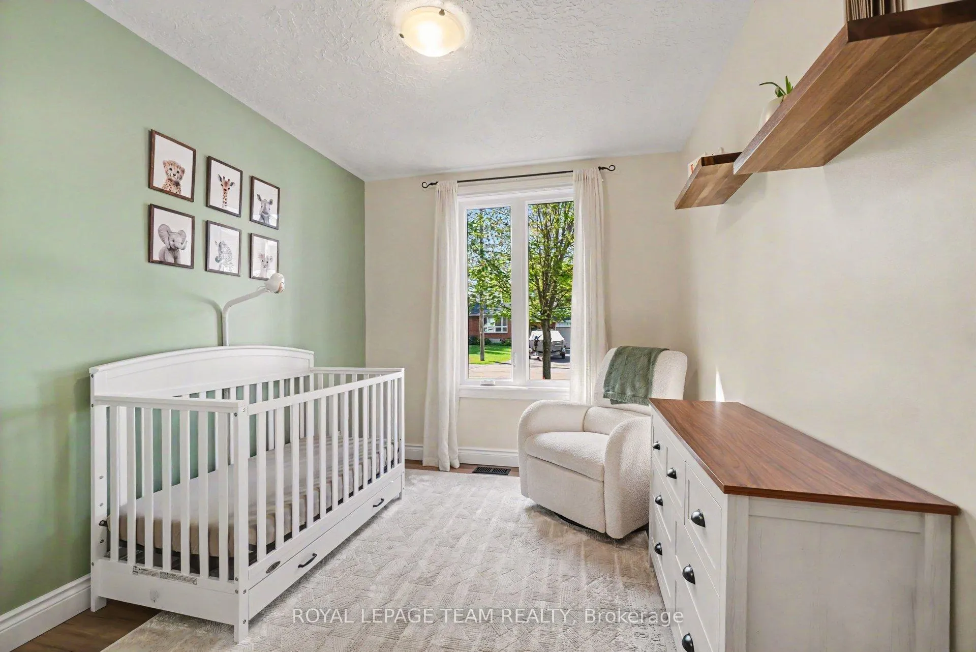 Photo 27 of 102 Strachan Street, Ottawa, Richmond — HOMEH
