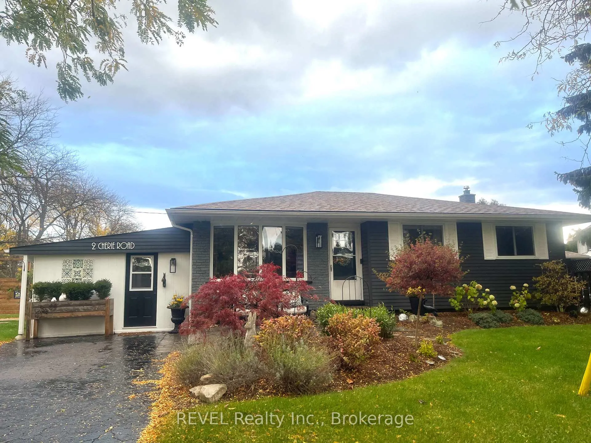 Photo 1 of 2 Cherie Road, St. Catharines, Lakeshore — HOMEH