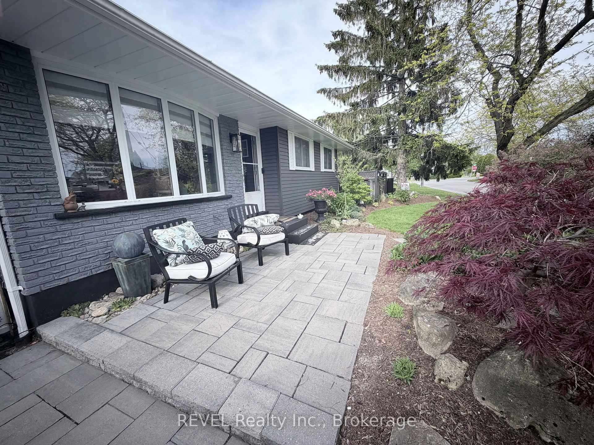 Photo 4 of 2 Cherie Road, St. Catharines, Lakeshore — HOMEH