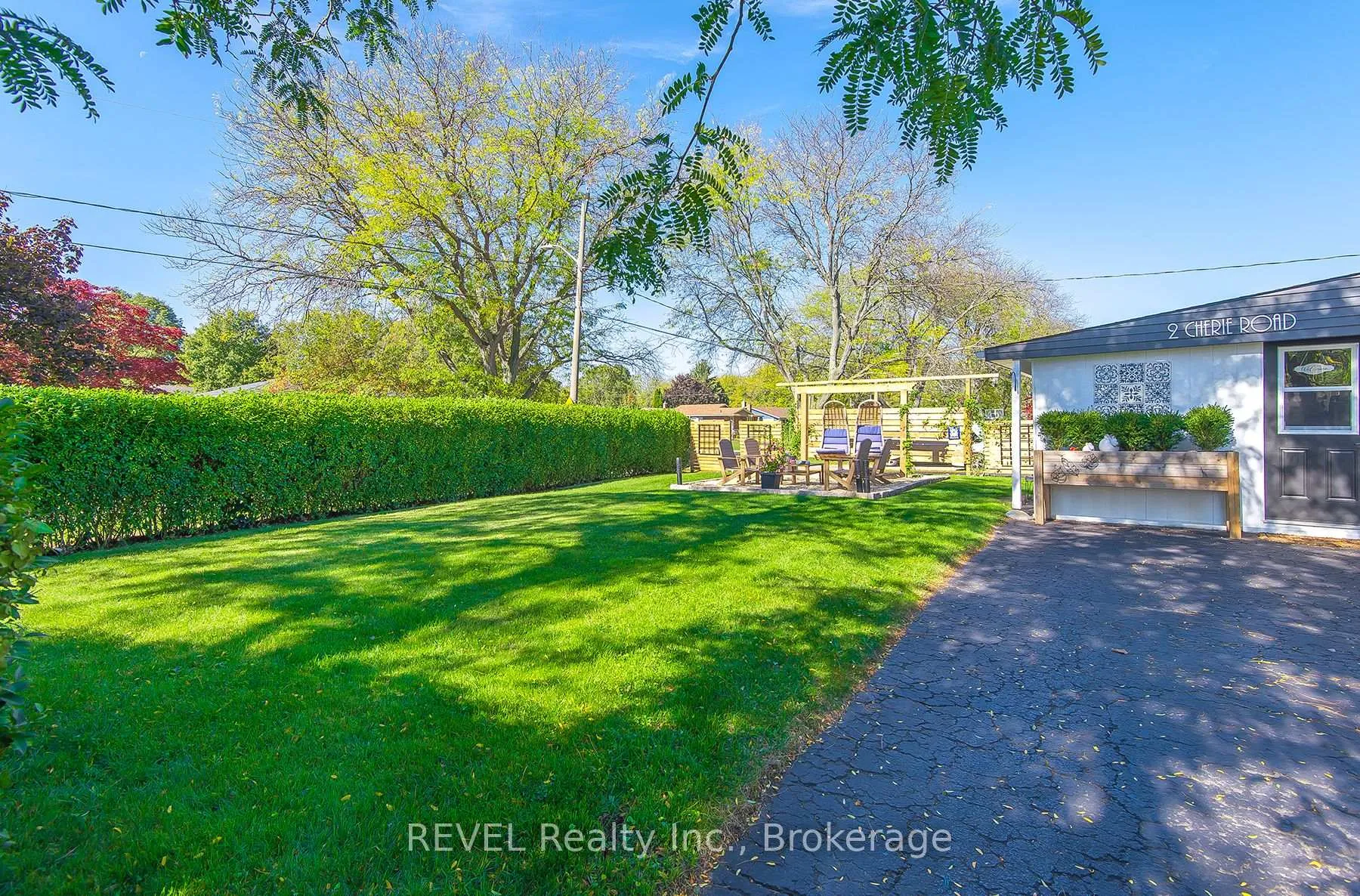 Photo 6 of 2 Cherie Road, St. Catharines, Lakeshore — HOMEH