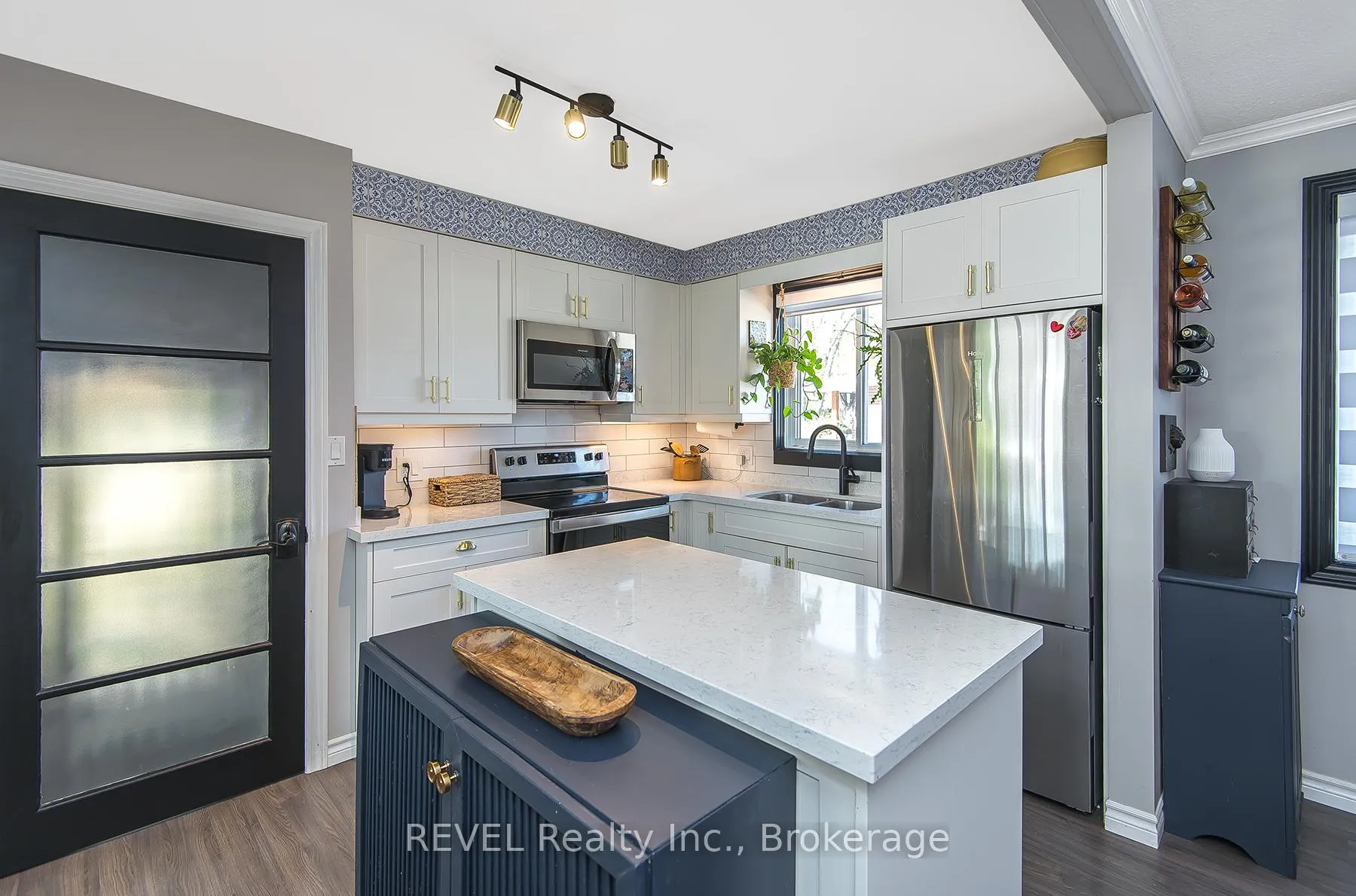 Photo 10 of 2 Cherie Road, St. Catharines, Lakeshore — HOMEH
