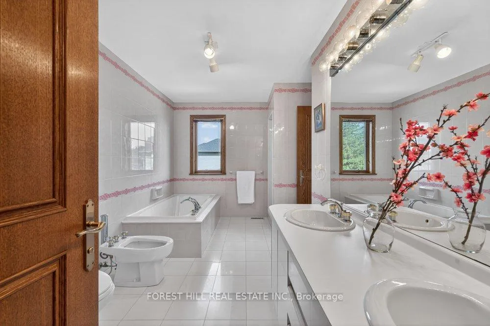 Photo 40 of 162 Codsell Avenue, North York, Bathurst Manor — HOMEH