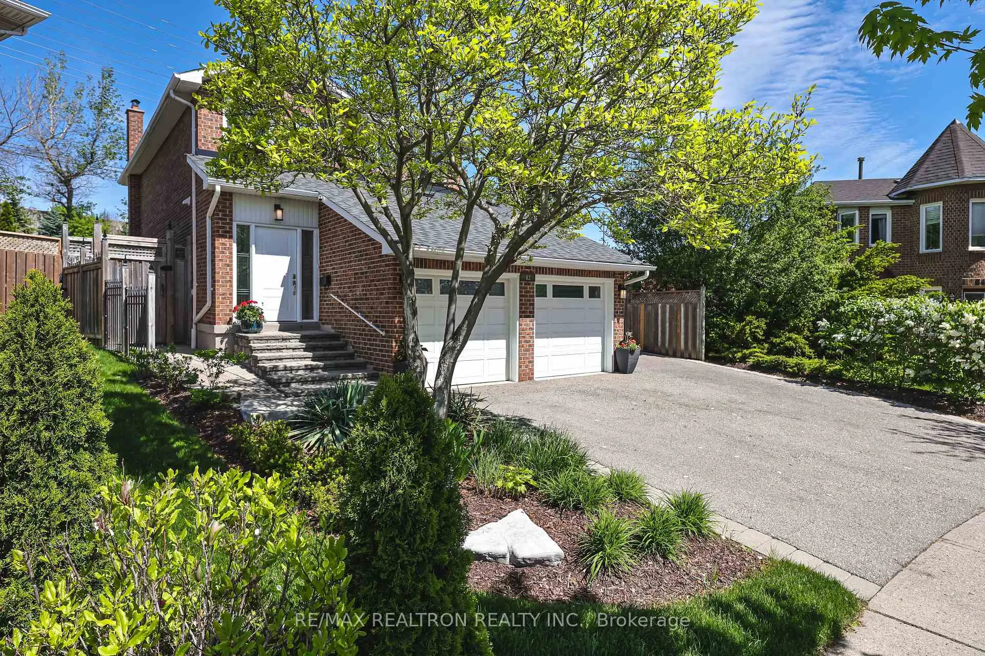 Photo 2 of 82 Philosophers Trail, Brampton, Northgate — HOMEH