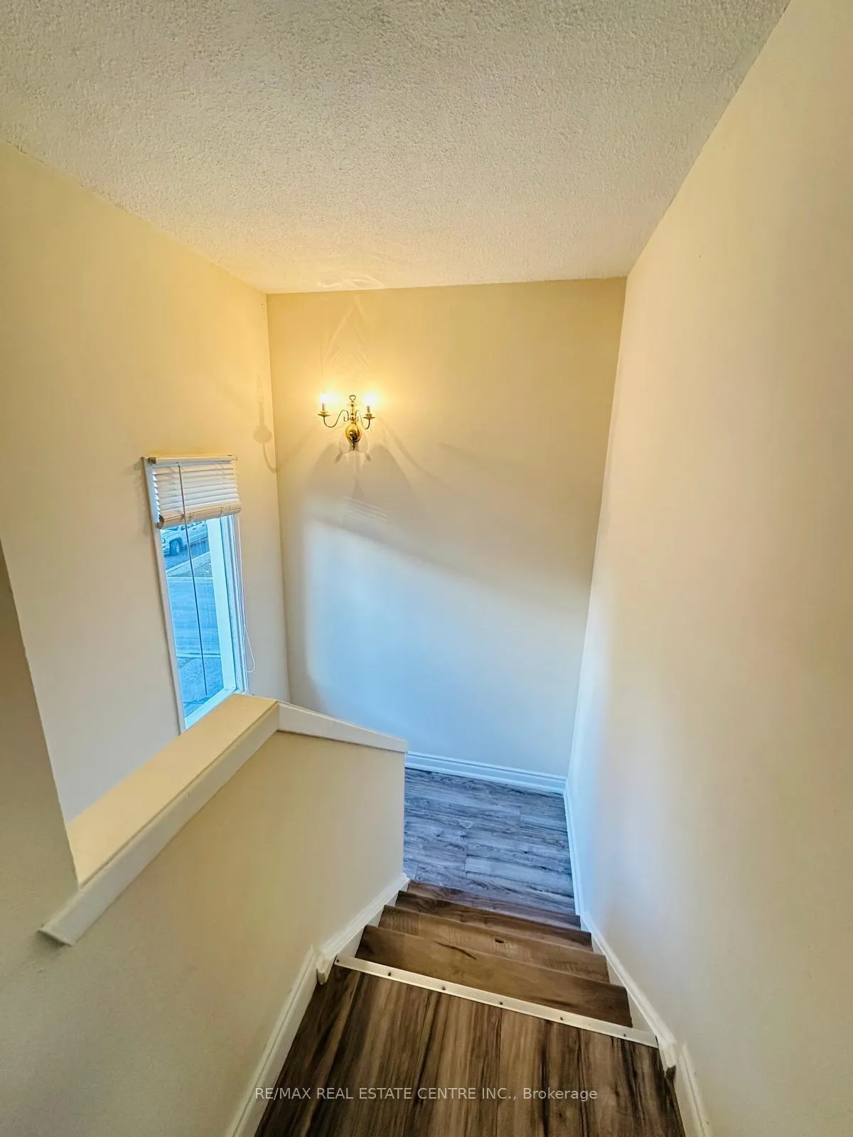 Photo 5 of 1 Havenbrook Court, Brampton, Central Park — HOMEH