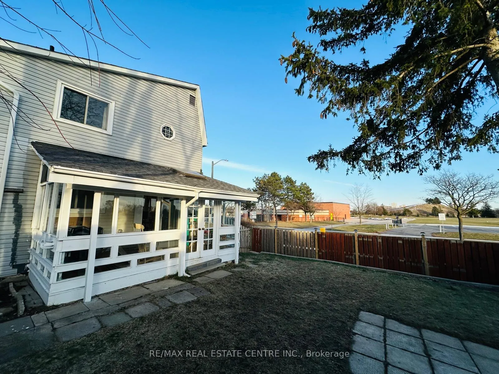 Photo 7 of 1 Havenbrook Court, Brampton, Central Park — HOMEH