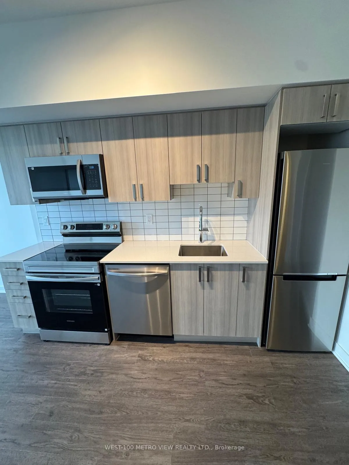 Photo 3 of Unit 204, 1010 Sandy Beach Road, Pickering, Bay Ridges — HOMEH