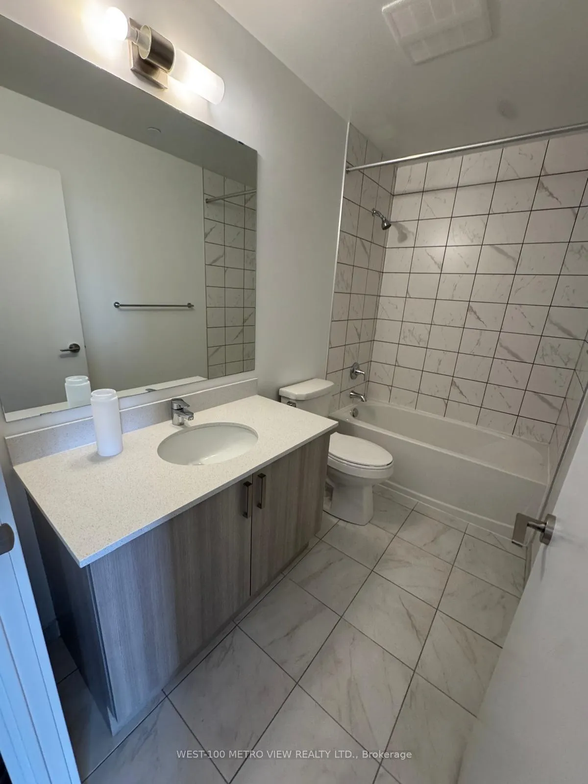 Photo 7 of Unit 204, 1010 Sandy Beach Road, Pickering, Bay Ridges — HOMEH