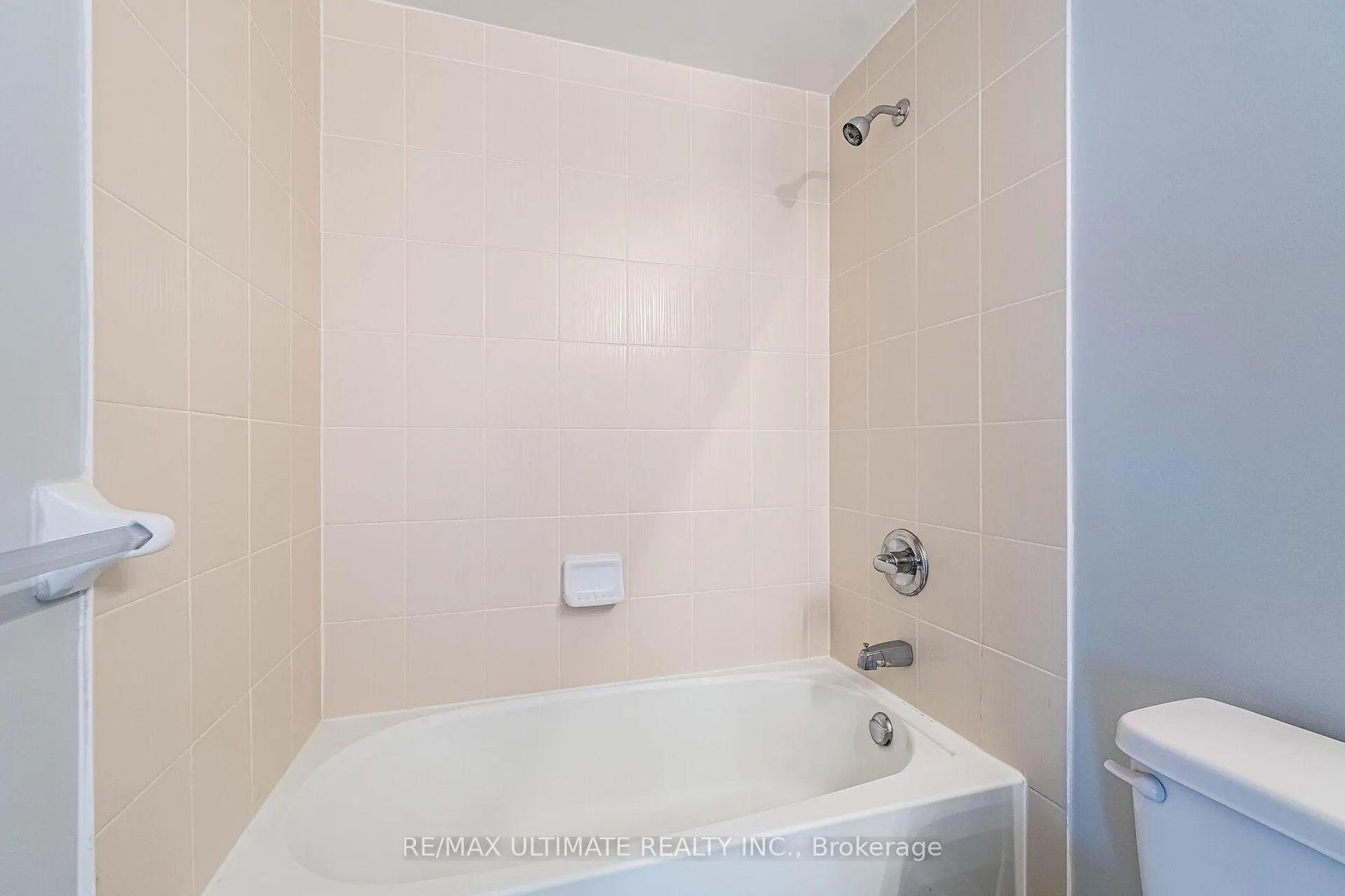 Photo 45 of 71 Tracey Lane, Collingwood — HOMEH
