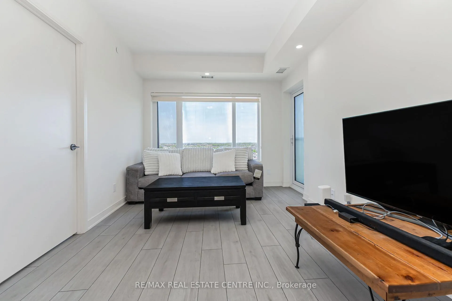 Photo 17 of Unit 1402, 8010 Derry Road, Milton, Coates — HOMEH