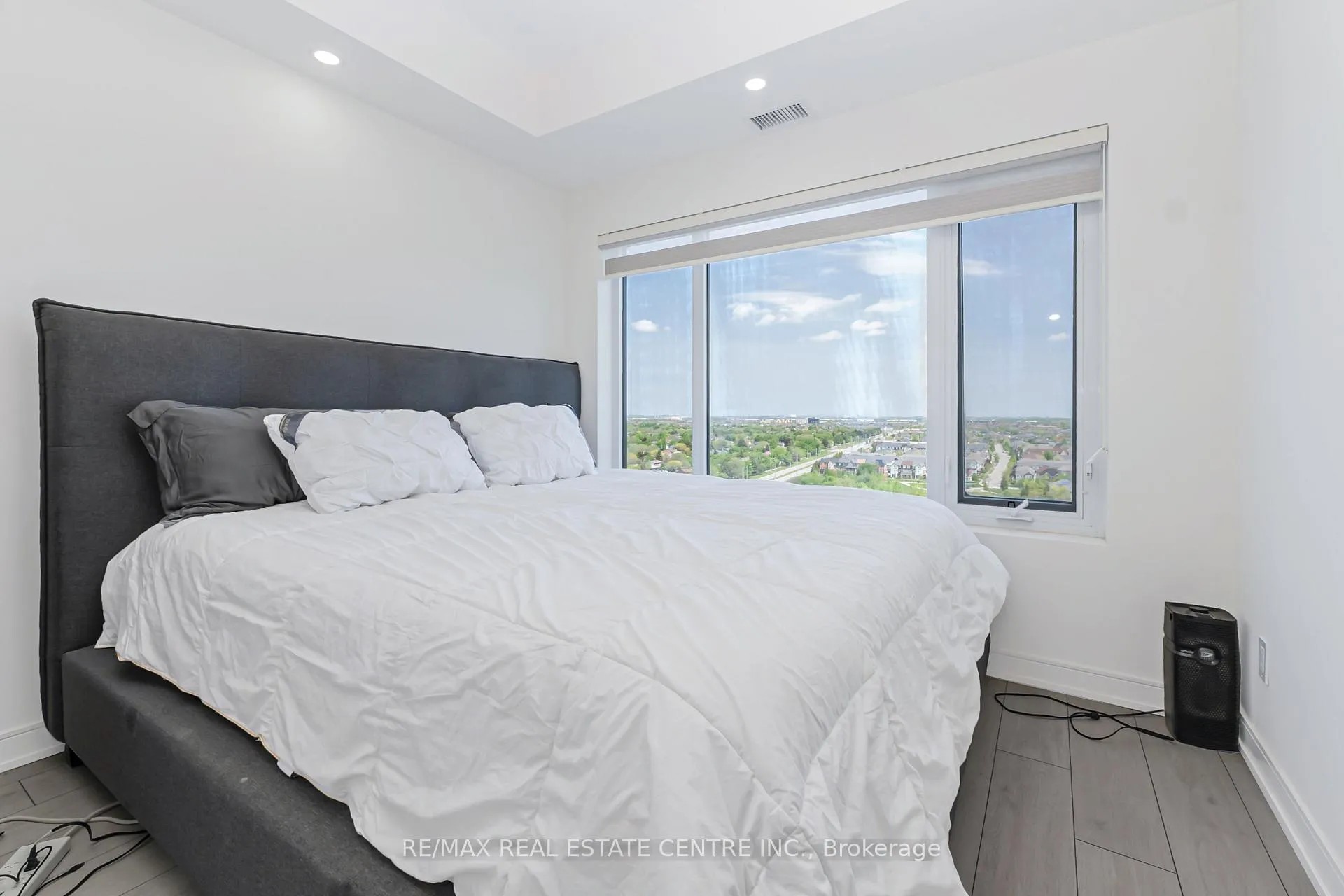 Photo 23 of Unit 1402, 8010 Derry Road, Milton, Coates — HOMEH