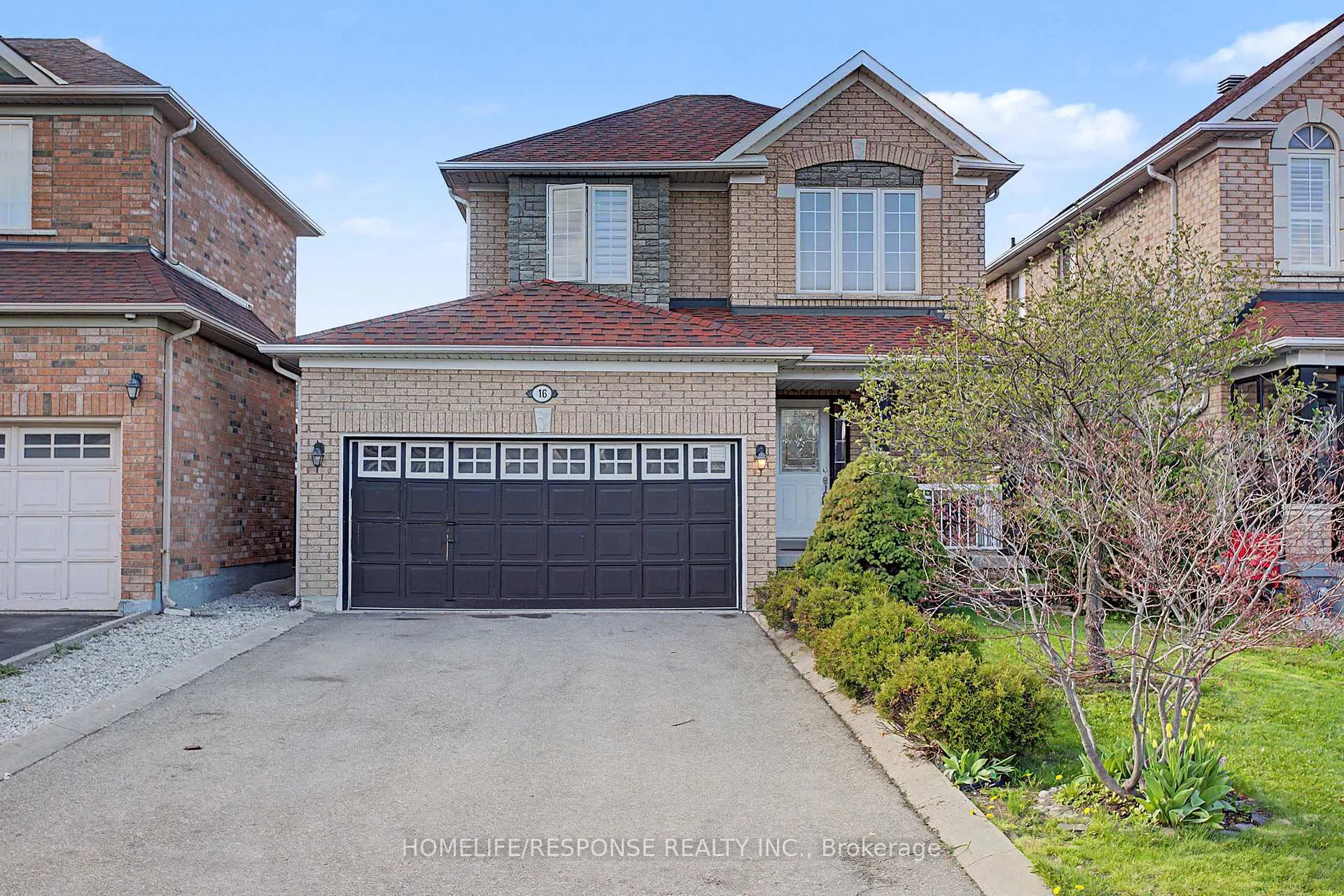 Photo 3 of 16 Angelucci Drive, Brampton, Bram East — HOMEH