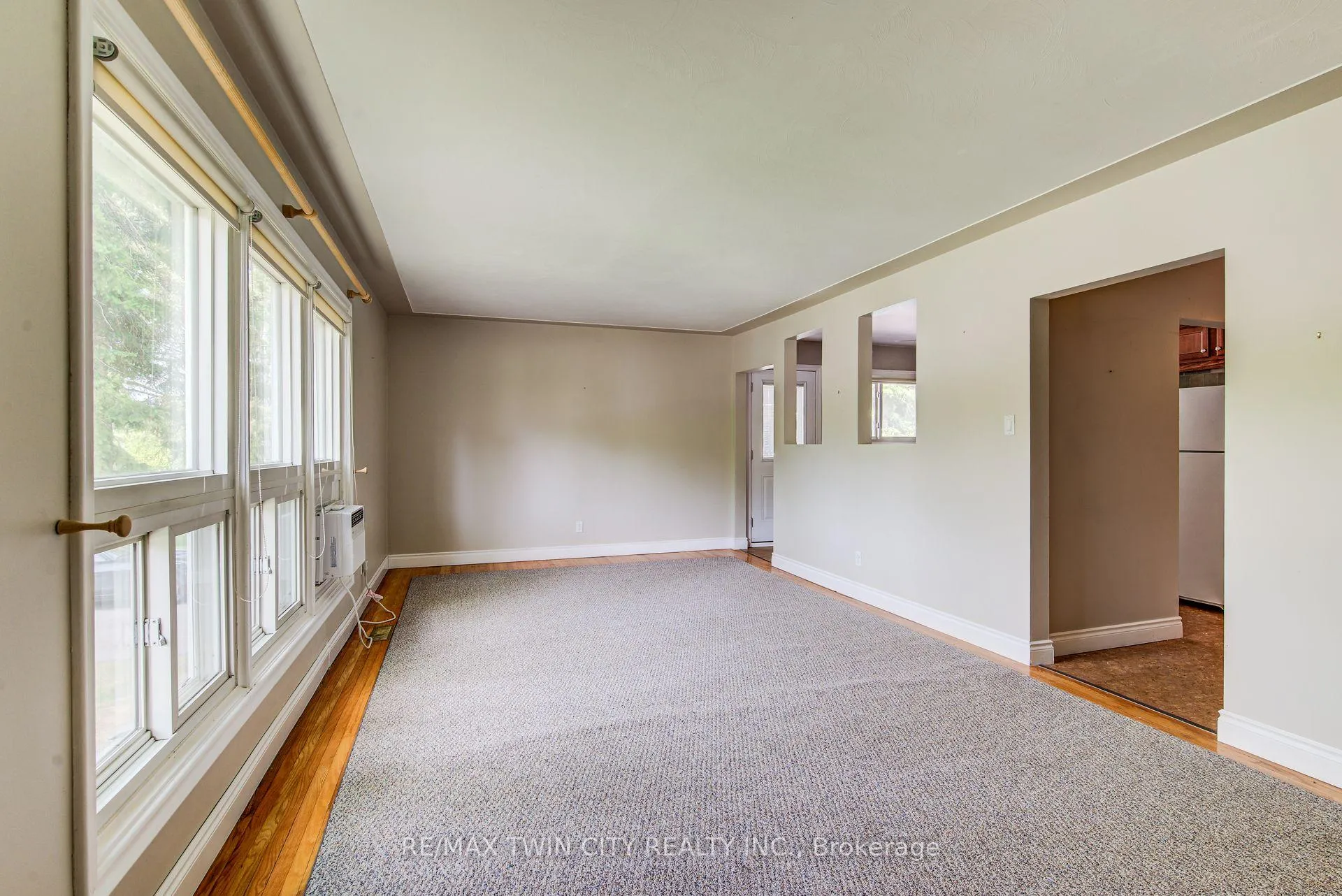 Photo 9 of 71 Brandon Avenue, Kitchener, Westmount - Kitchener — HOMEH