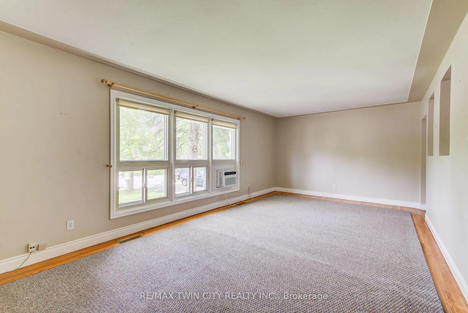 Photo 10 of 71 Brandon Avenue, Kitchener, Westmount - Kitchener — HOMEH