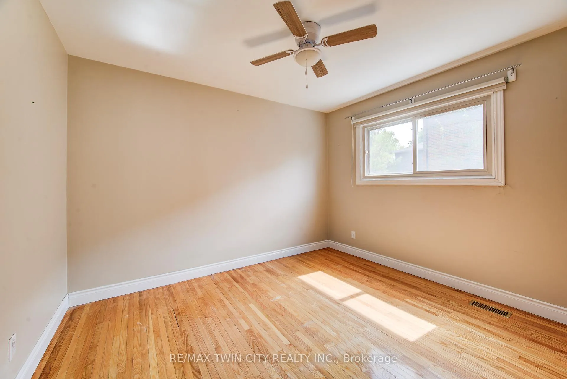 Photo 20 of 71 Brandon Avenue, Kitchener, Westmount - Kitchener — HOMEH