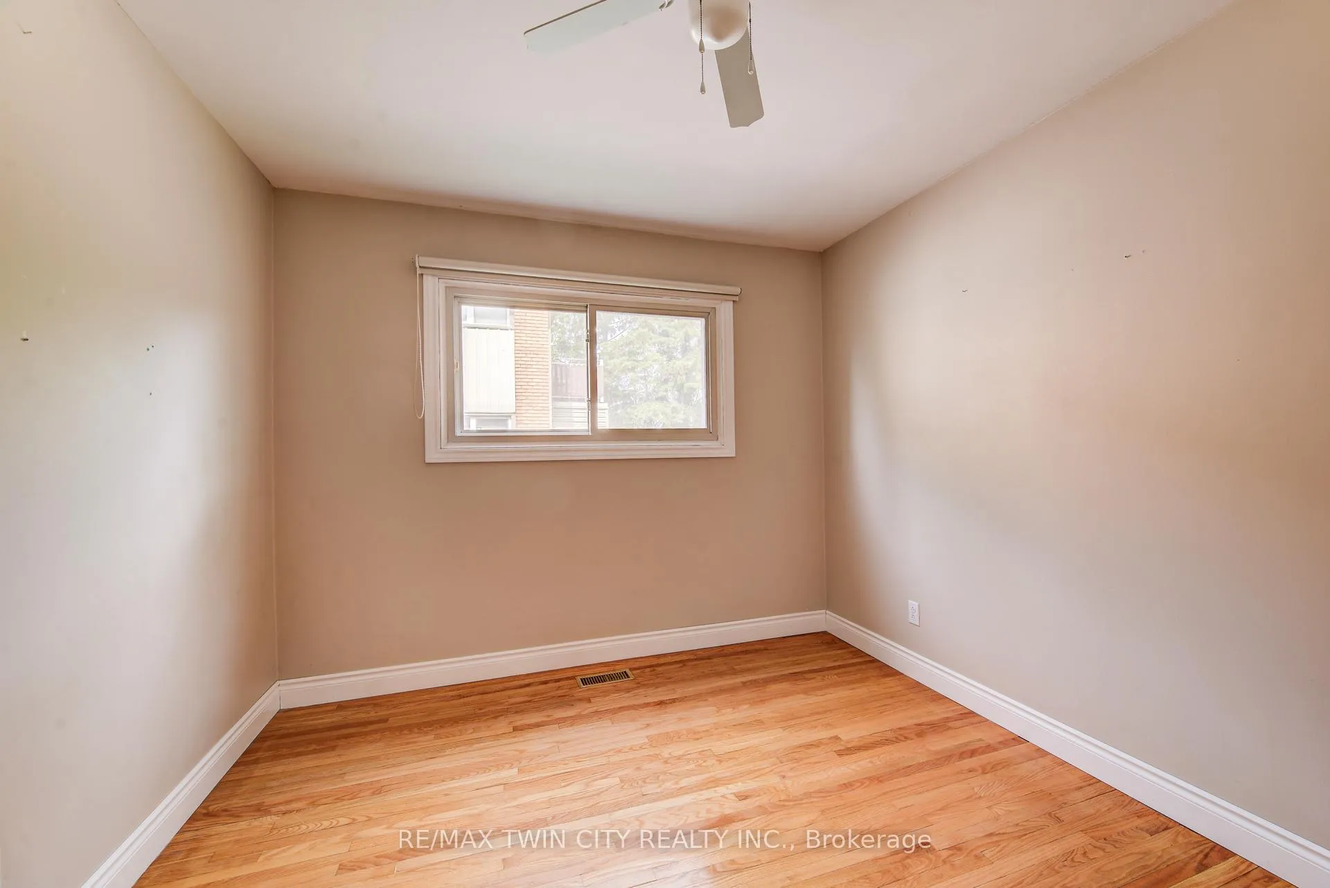 Photo 23 of 71 Brandon Avenue, Kitchener, Westmount - Kitchener — HOMEH