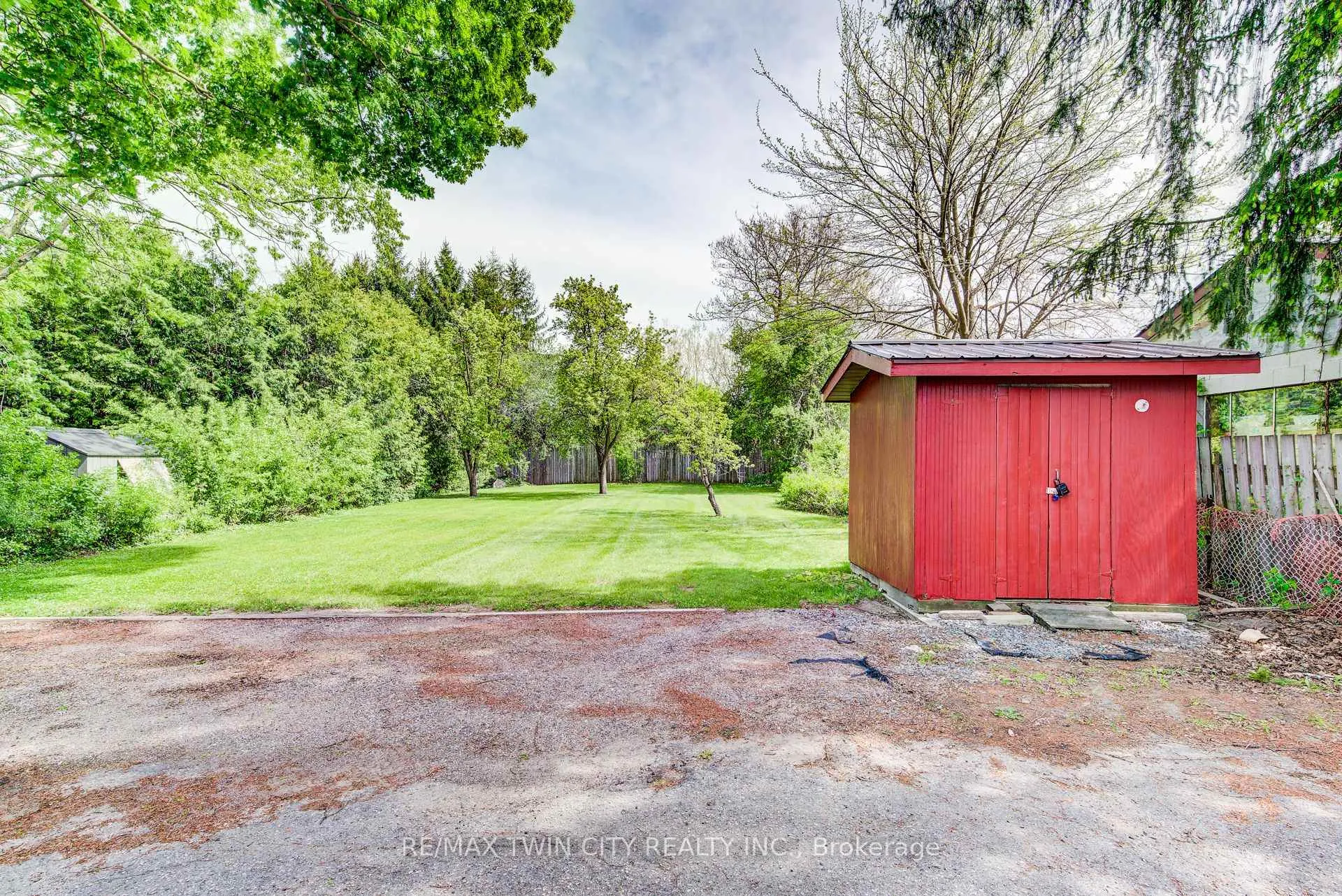 Photo 27 of 71 Brandon Avenue, Kitchener, Westmount - Kitchener — HOMEH