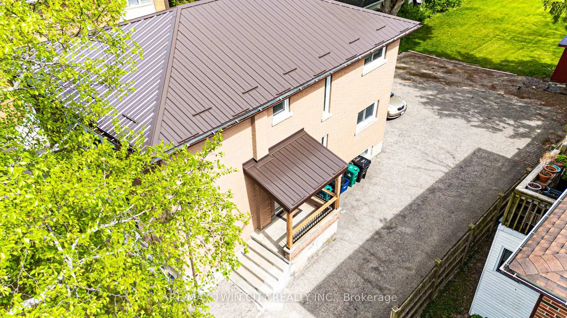 Photo 32 of 71 Brandon Avenue, Kitchener, Westmount - Kitchener — HOMEH