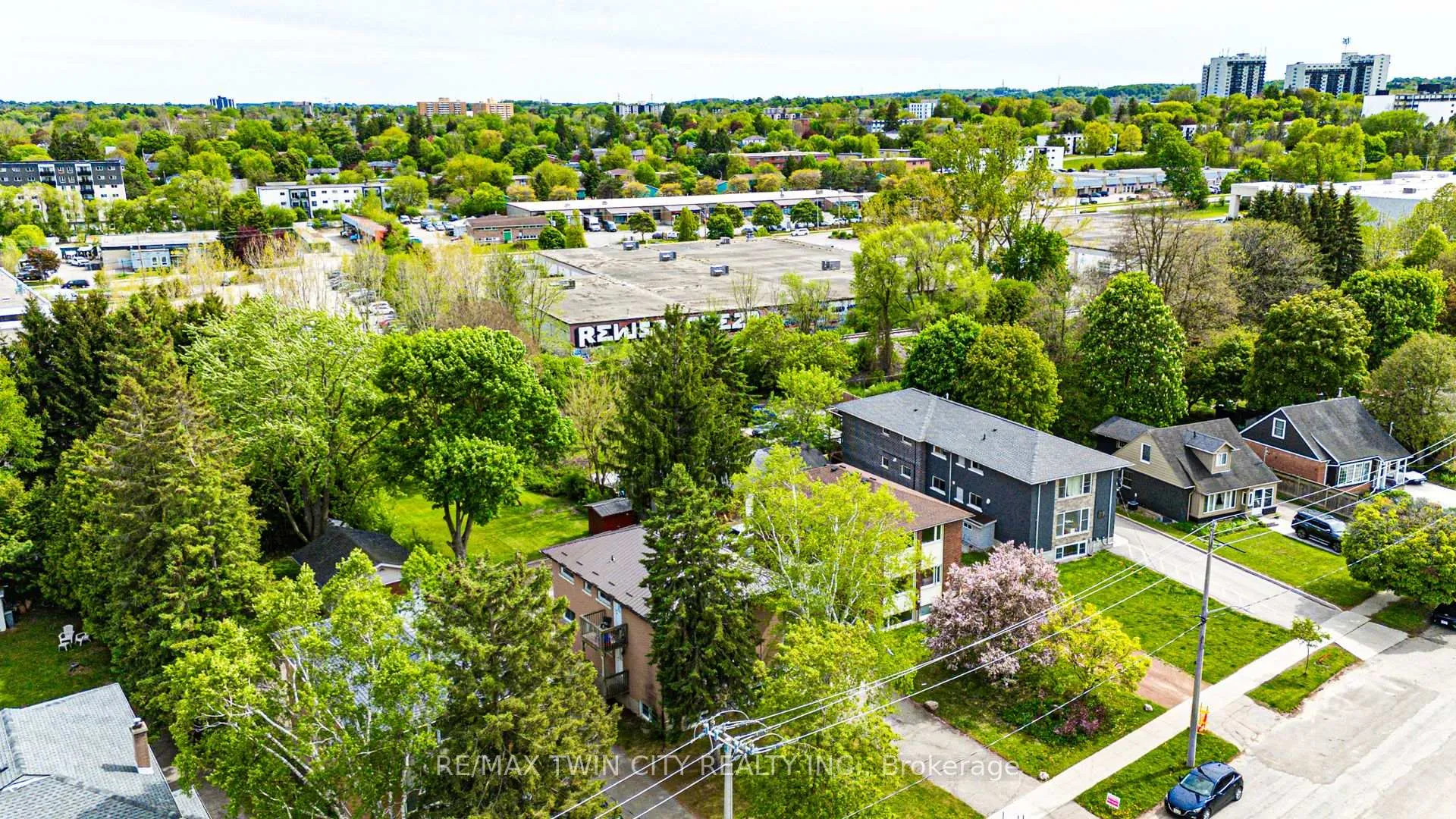 Photo 35 of 71 Brandon Avenue, Kitchener, Westmount - Kitchener — HOMEH