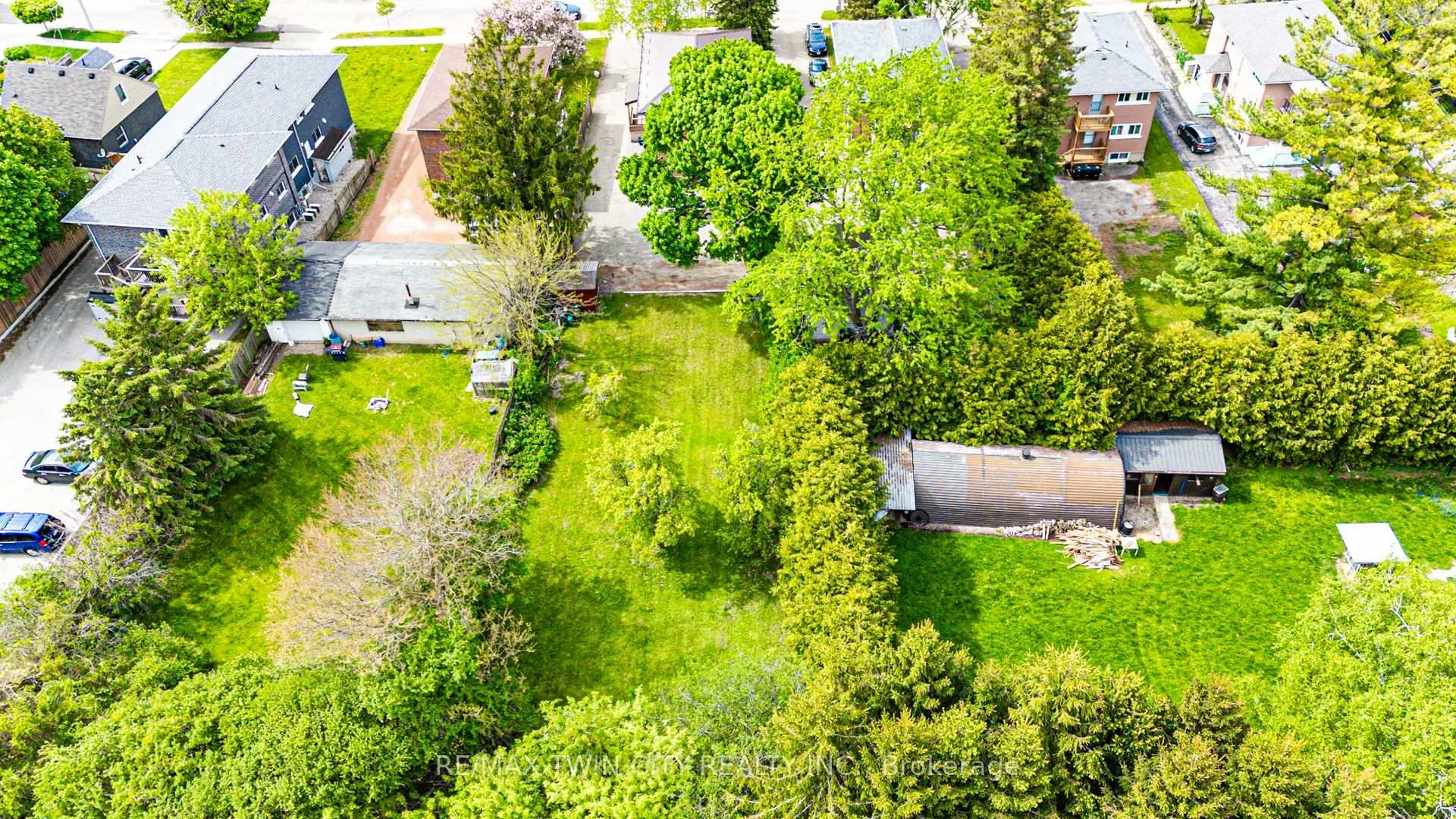 Photo 42 of 71 Brandon Avenue, Kitchener, Westmount - Kitchener — HOMEH