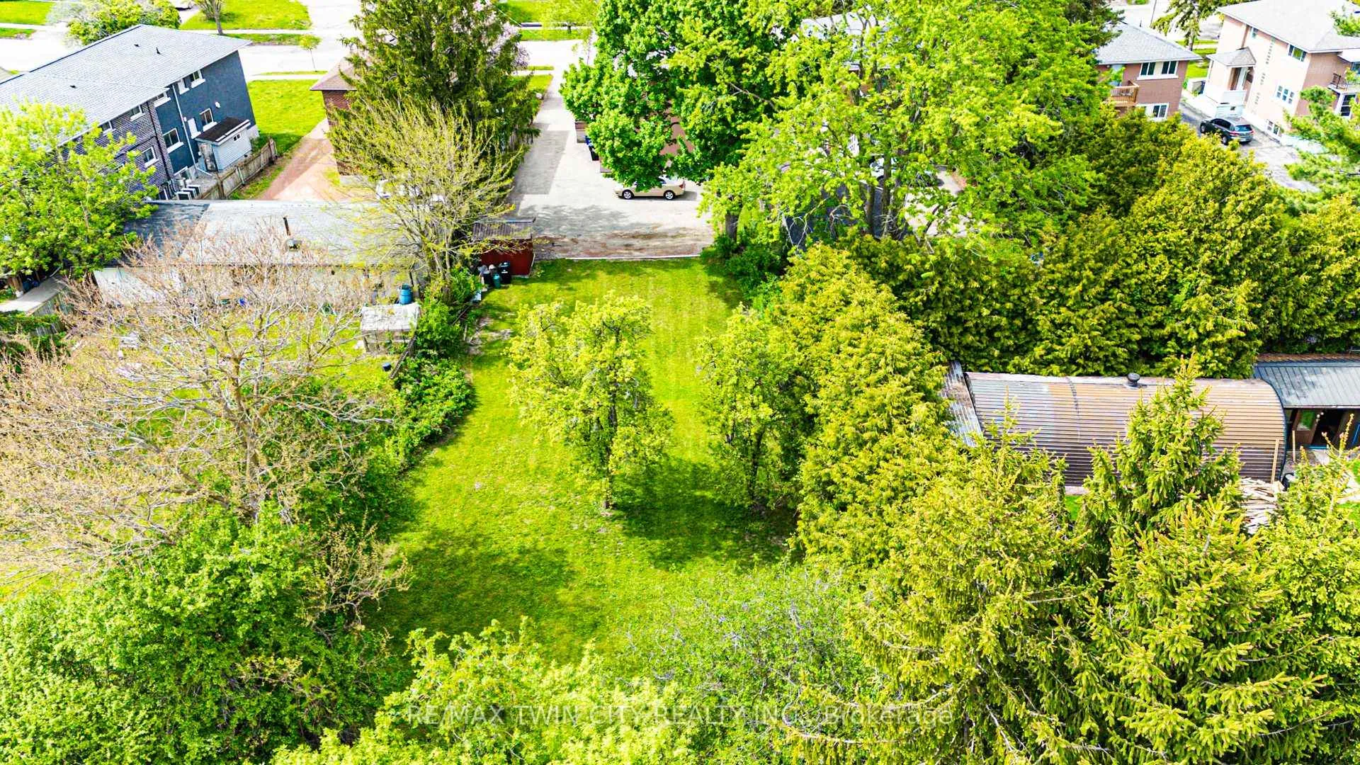 Photo 43 of 71 Brandon Avenue, Kitchener, Westmount - Kitchener — HOMEH