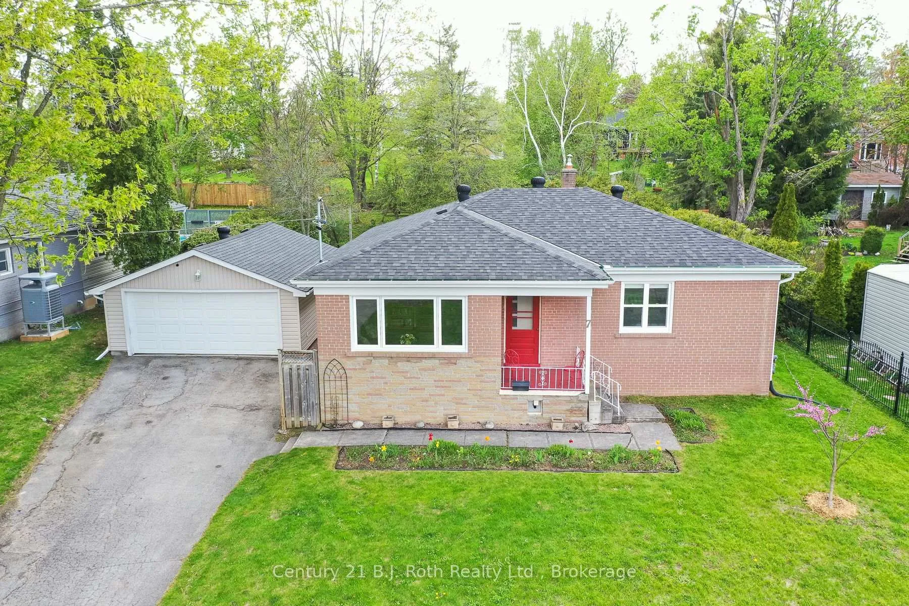 Photo 1 of 7 Charles Road, Orillia — HOMEH