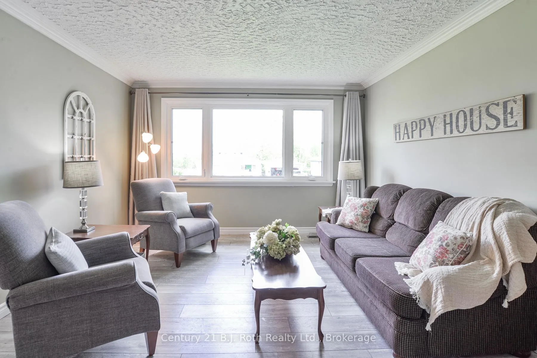 Photo 12 of 7 Charles Road, Orillia — HOMEH