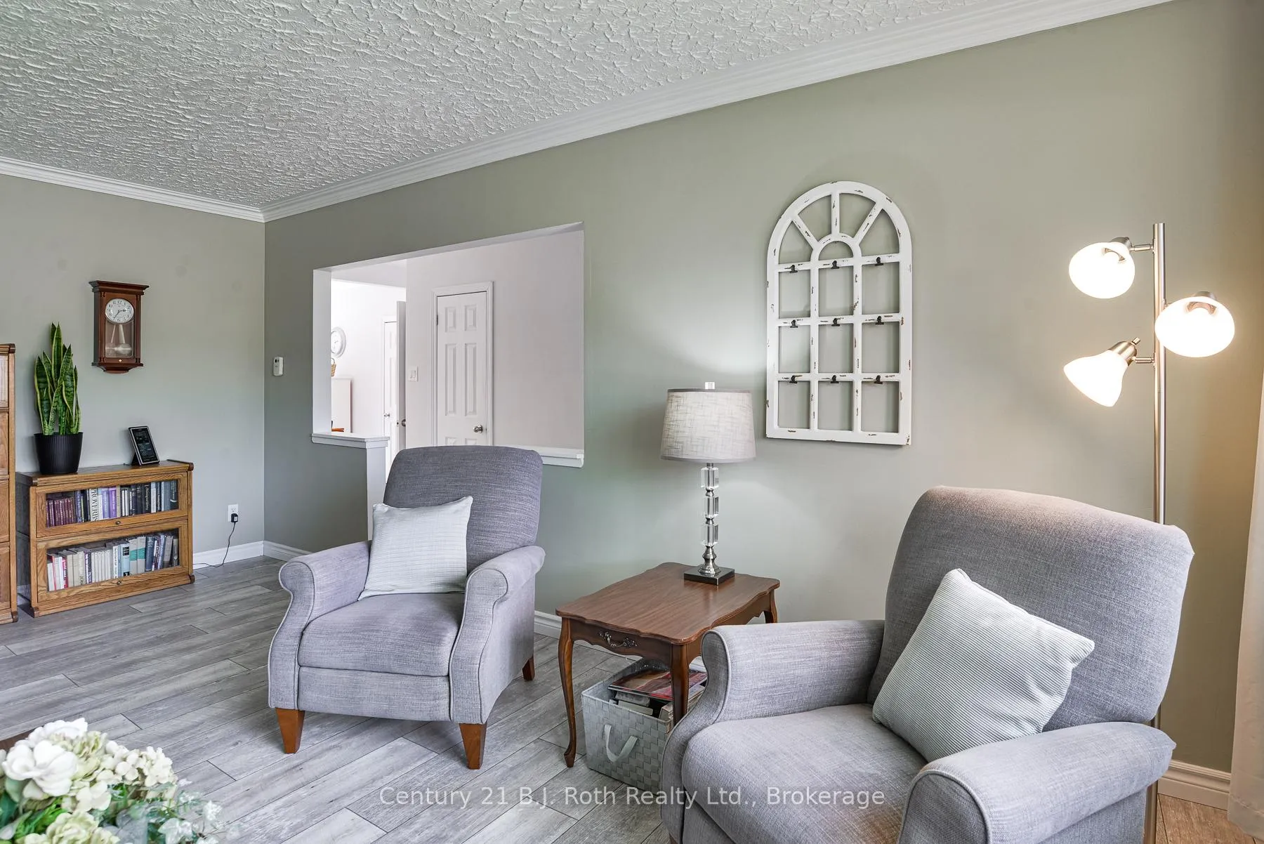 Photo 13 of 7 Charles Road, Orillia — HOMEH